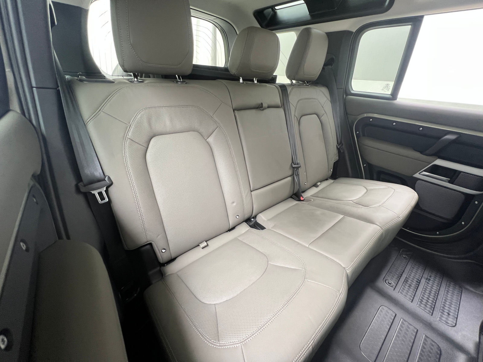 Thumbnail: 2024 Land Rover Defender - 5