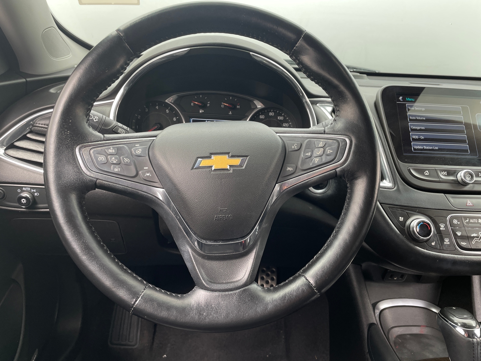 Thumbnail: 2016 Chevrolet Malibu - 4