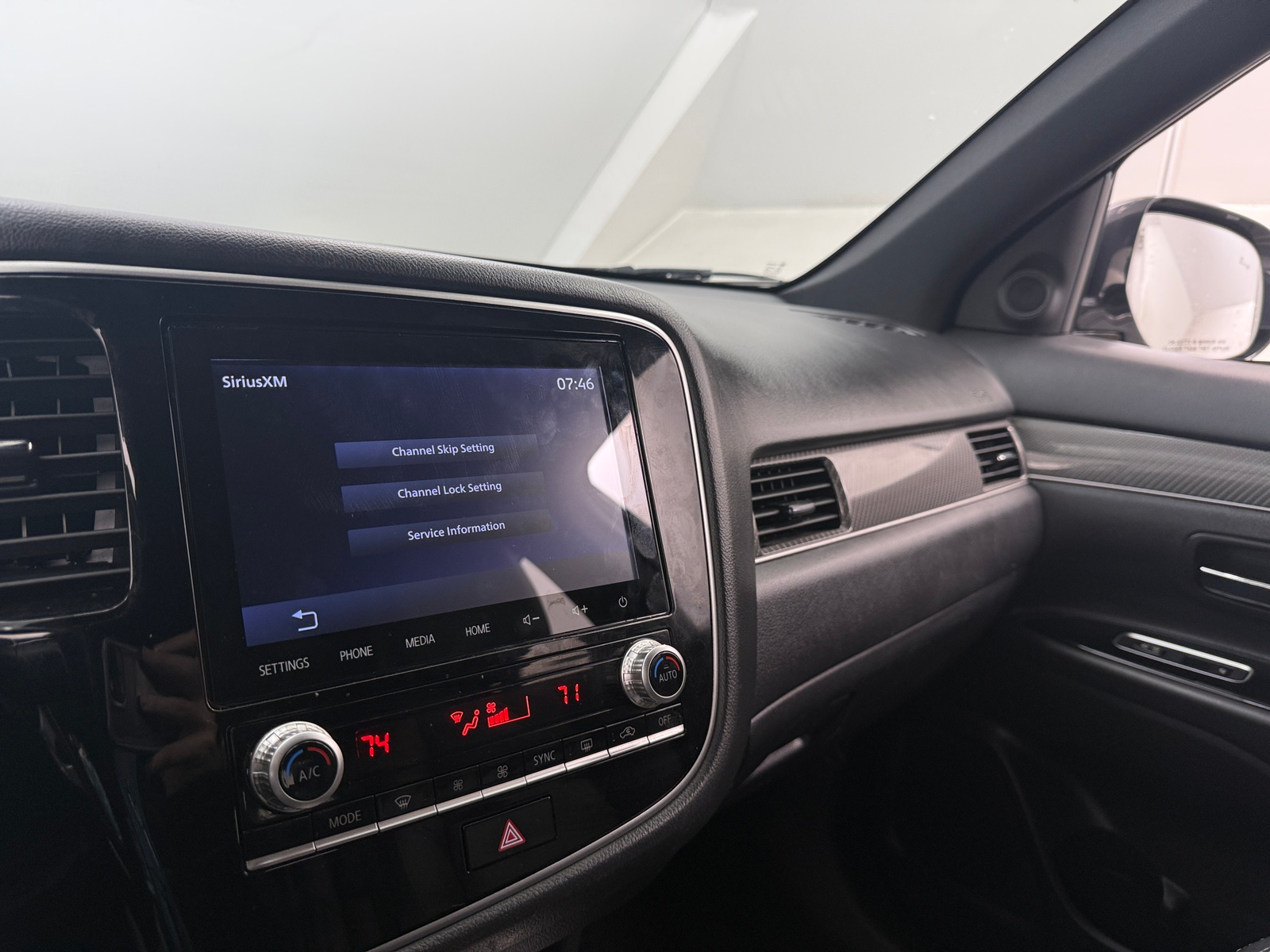 Thumbnail: 2022 Mitsubishi Outlander - 3