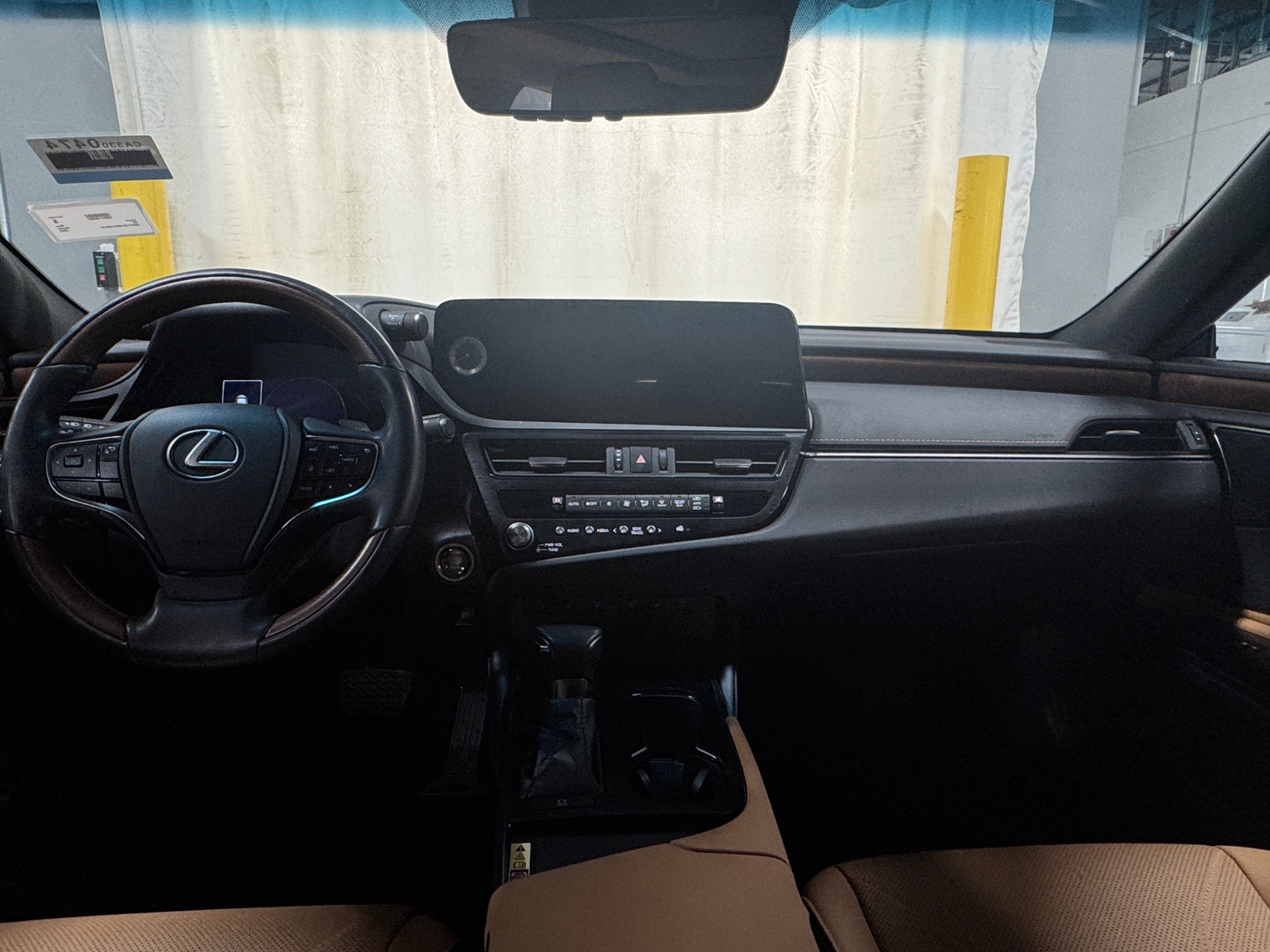 Thumbnail: 2023 Lexus ES - 2