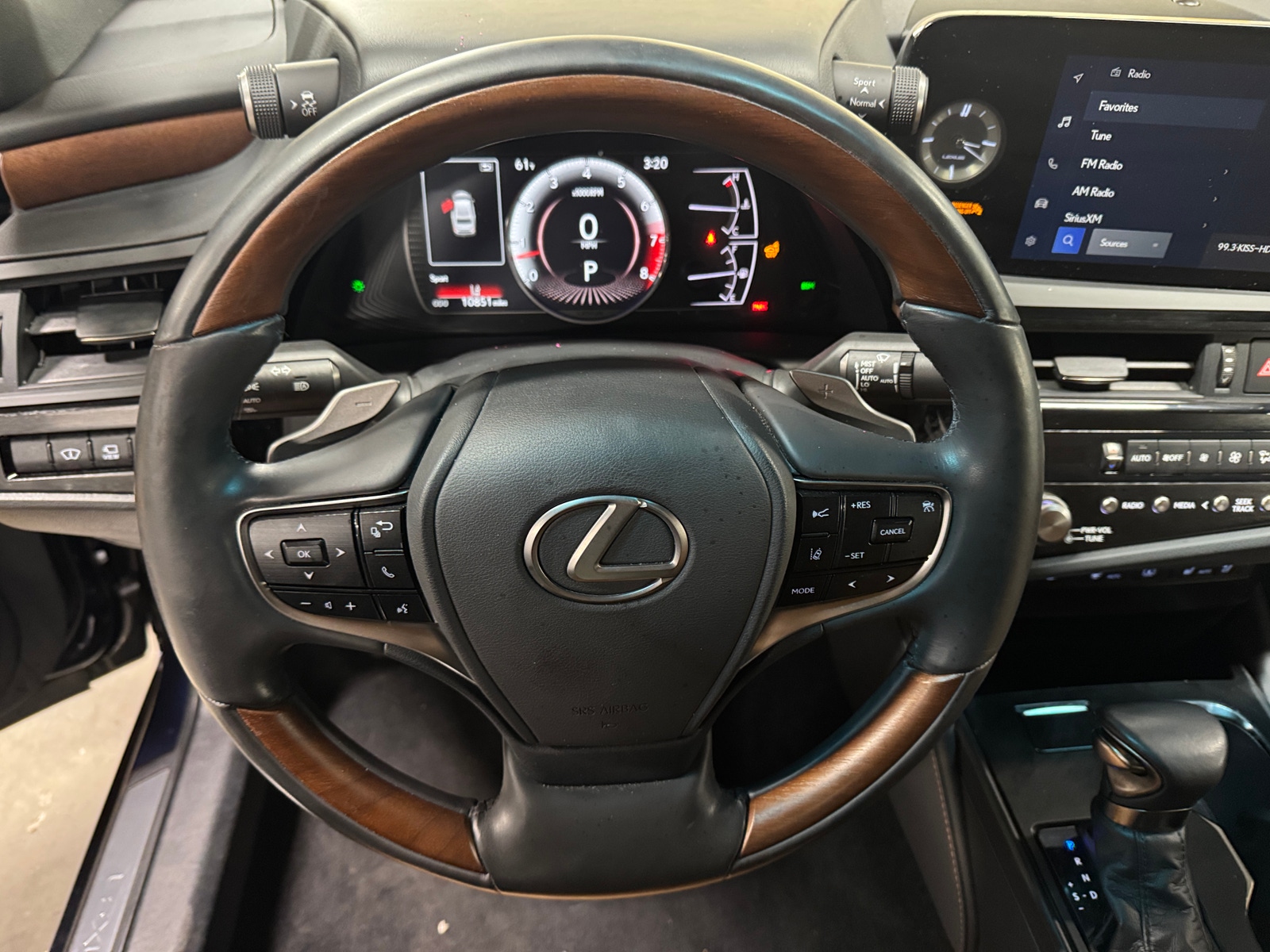 Thumbnail: 2023 Lexus ES - 4