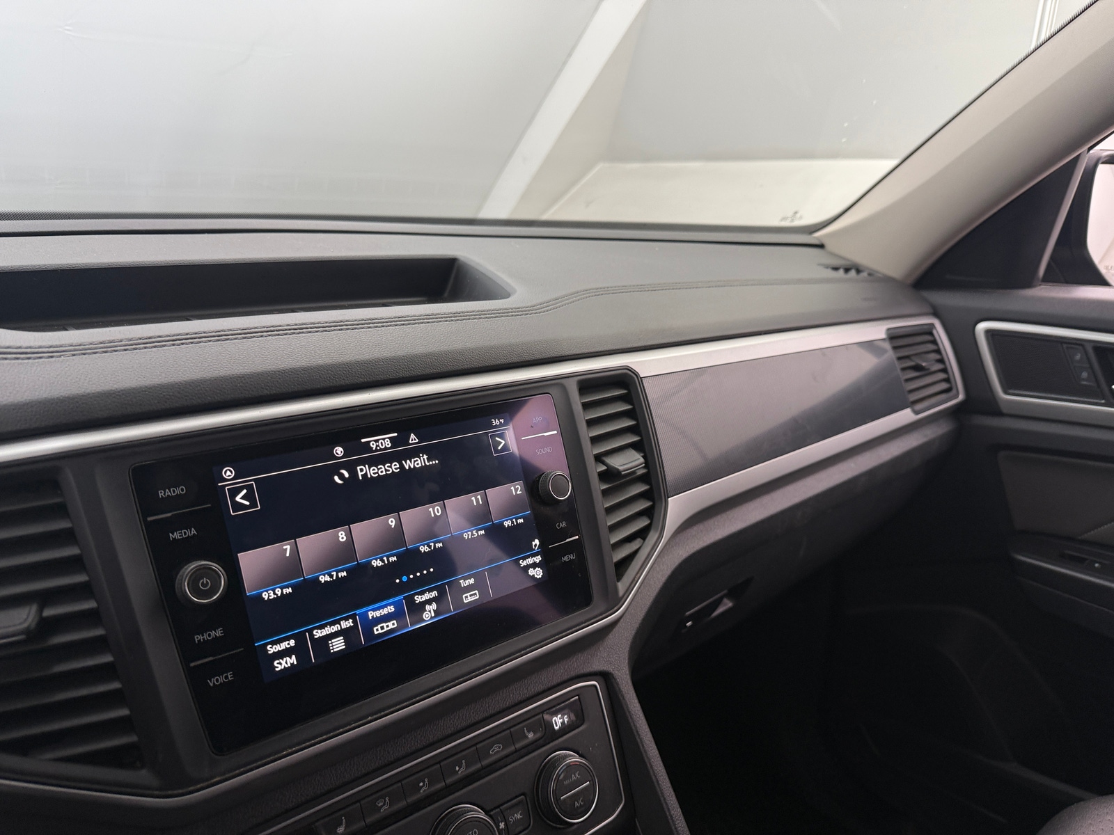 Thumbnail: 2021 Volkswagen Atlas - 3