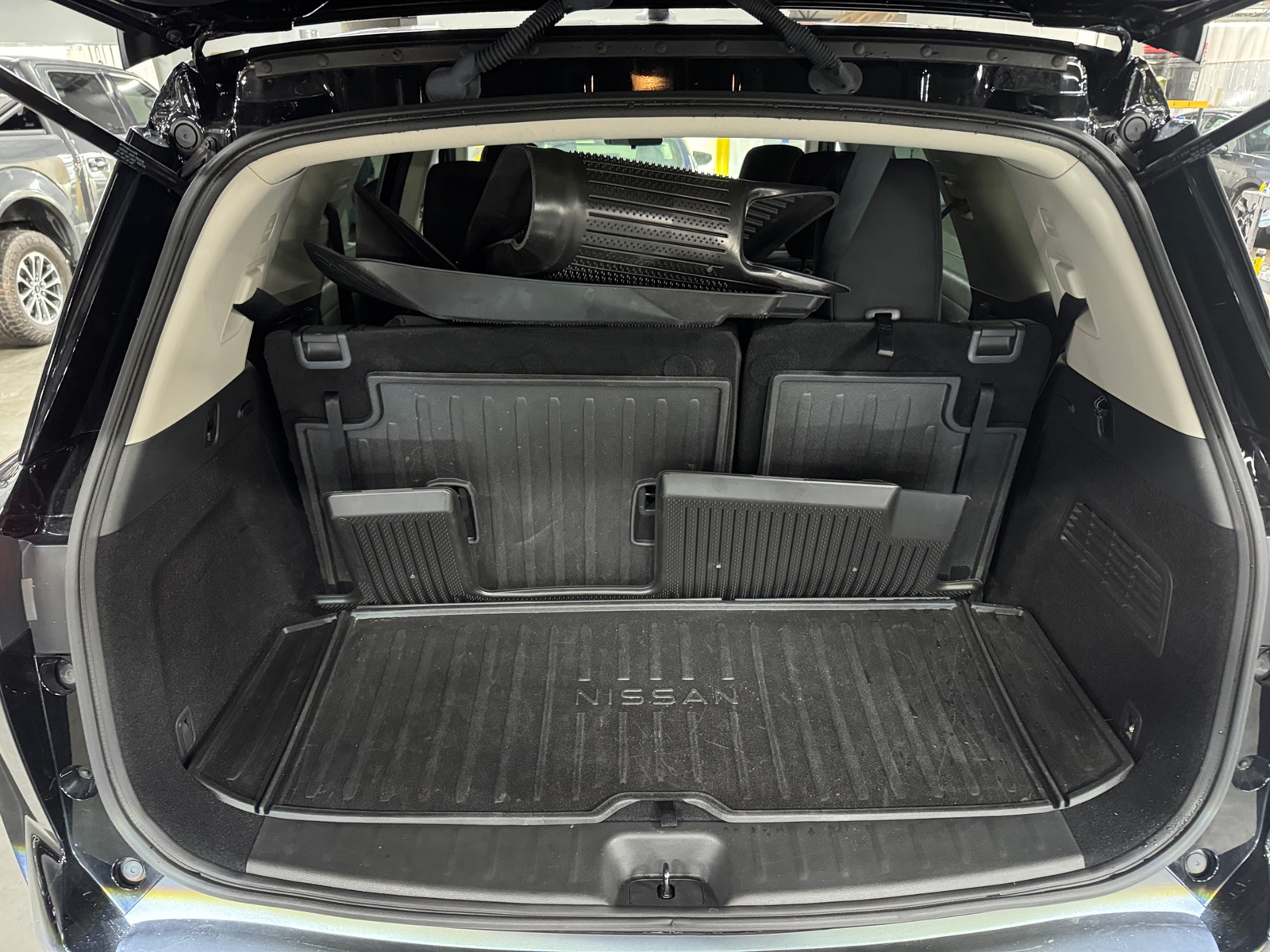 Thumbnail: 2023 Nissan Pathfinder - 7