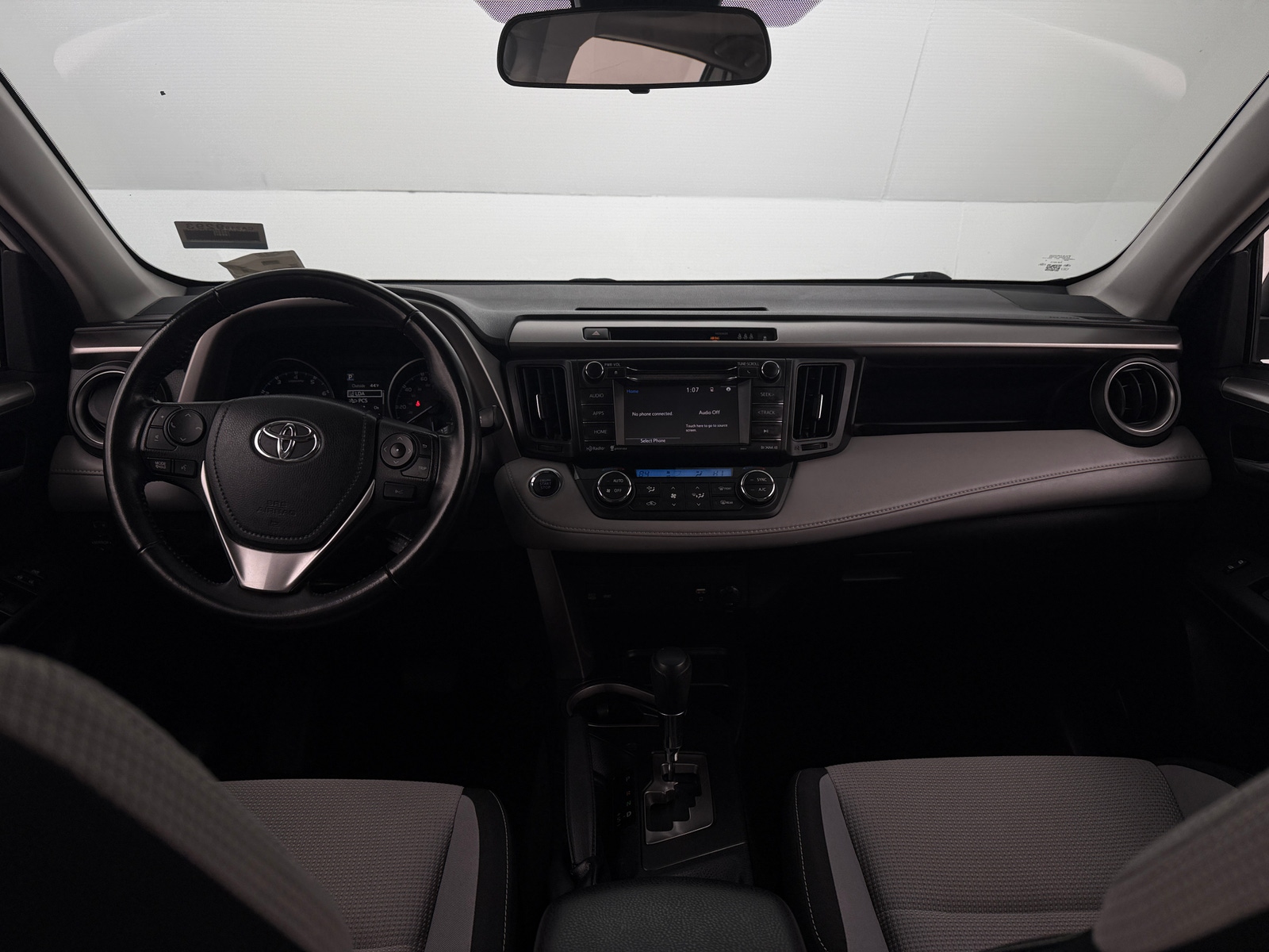 Thumbnail: 2018 Toyota RAV4 - 3