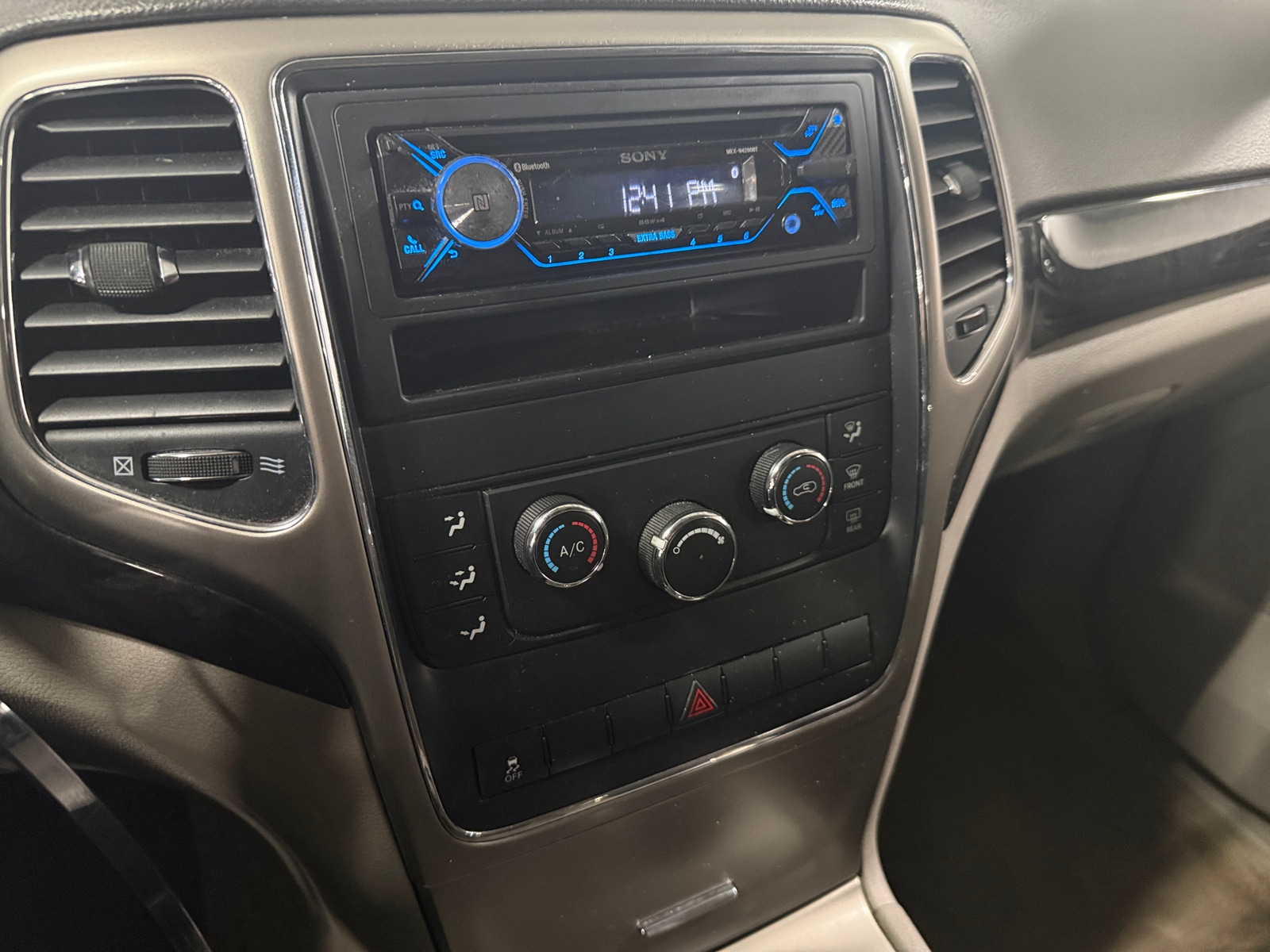 Thumbnail: 2012 Jeep Grand Cherokee - 4