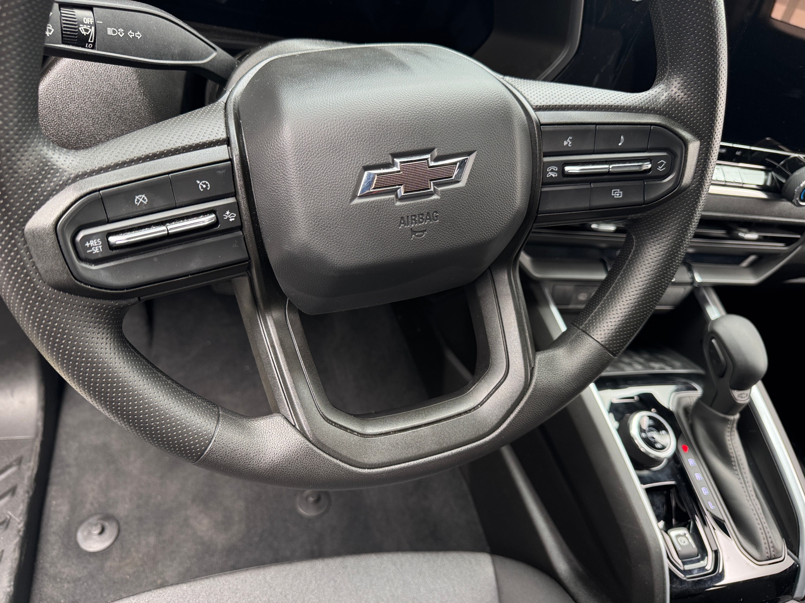 Thumbnail: 2024 Chevrolet Colorado - 5