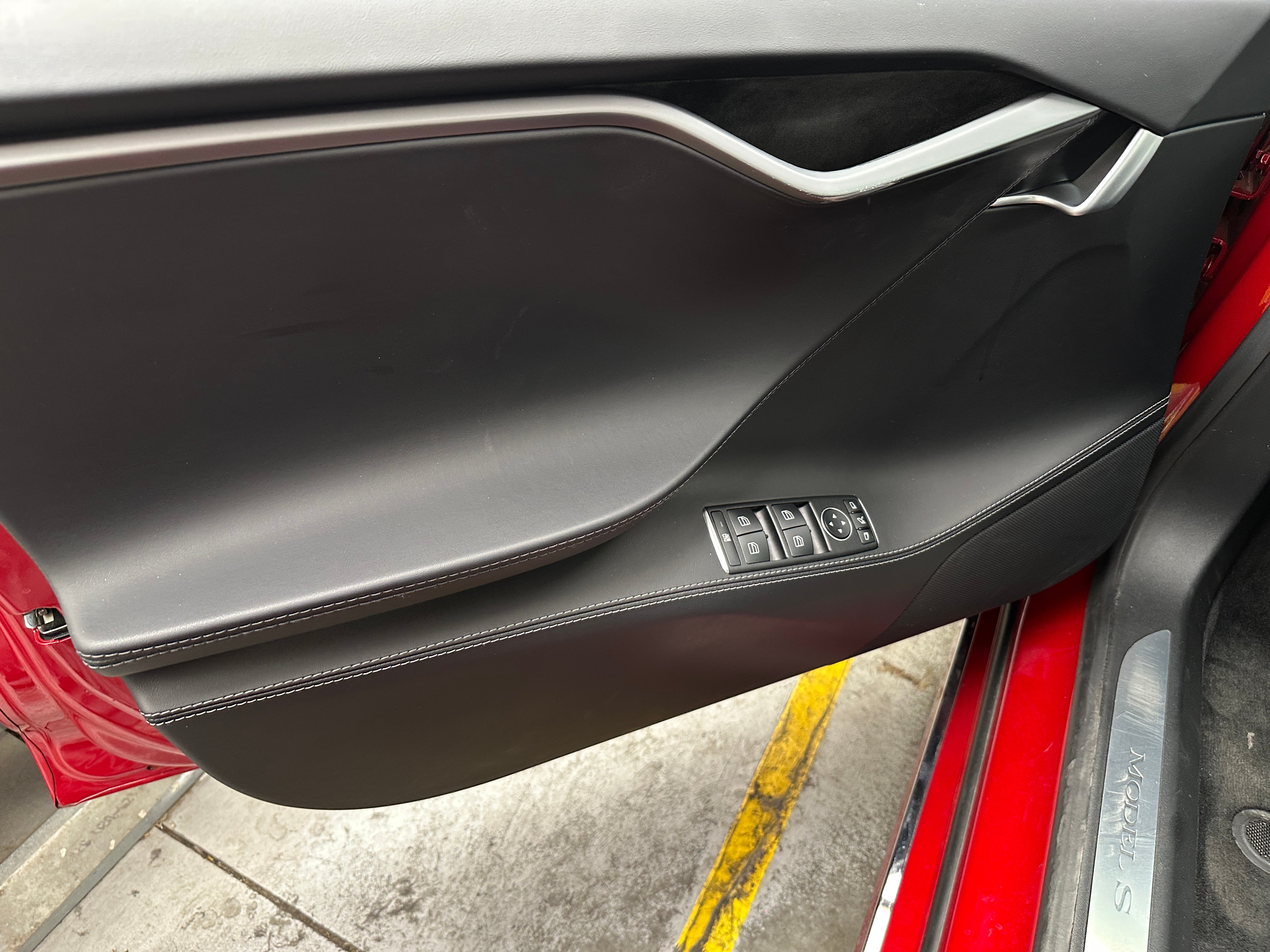 Used 2018 Tesla Model S 75D with VIN 5YJSA1E28JF264253 for sale in Oak Creek, WI