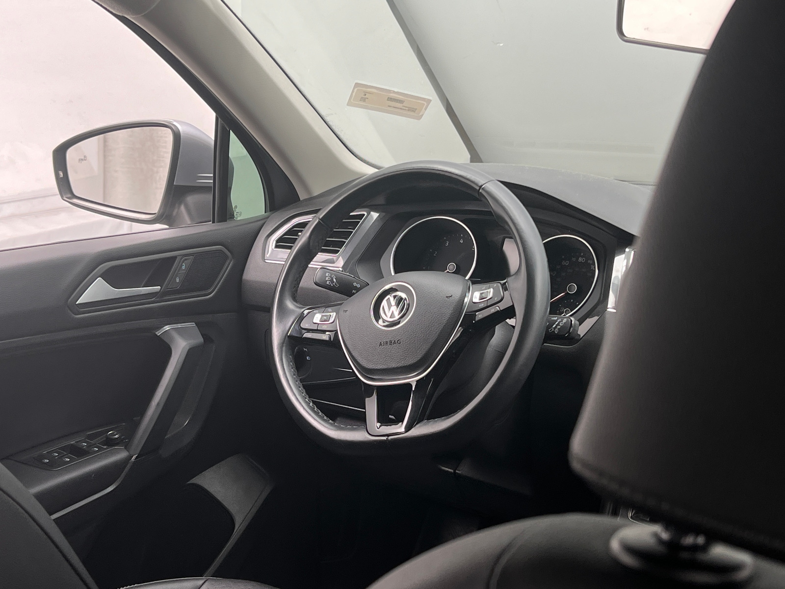 Thumbnail: 2019 Volkswagen Tiguan - 4