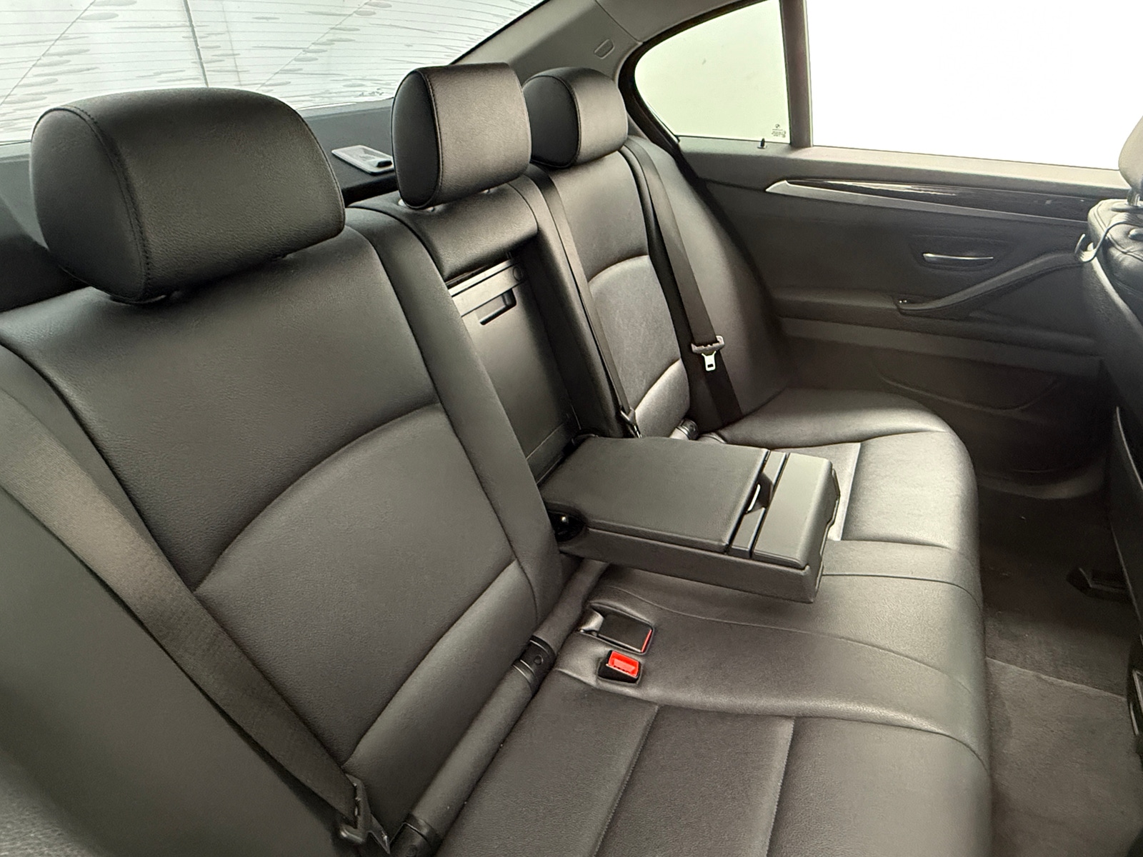 Thumbnail: 2016 BMW 5 Series - 5