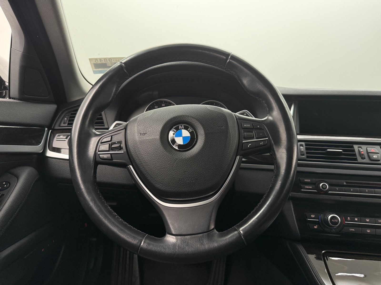 Thumbnail: 2016 BMW 5 Series - 4