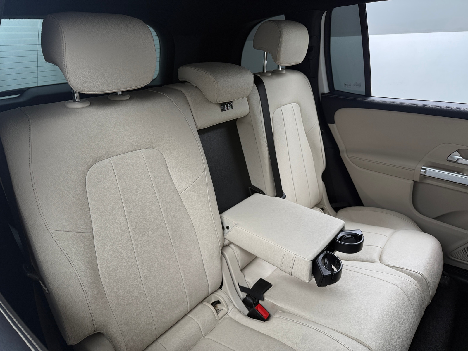 Thumbnail: 2020 Mercedes-Benz GLB - 5