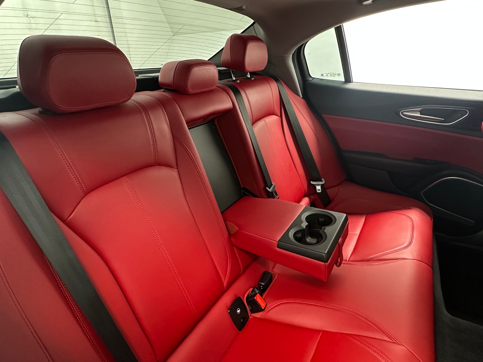 Thumbnail: 2019 Alfa Romeo Giulia - 5