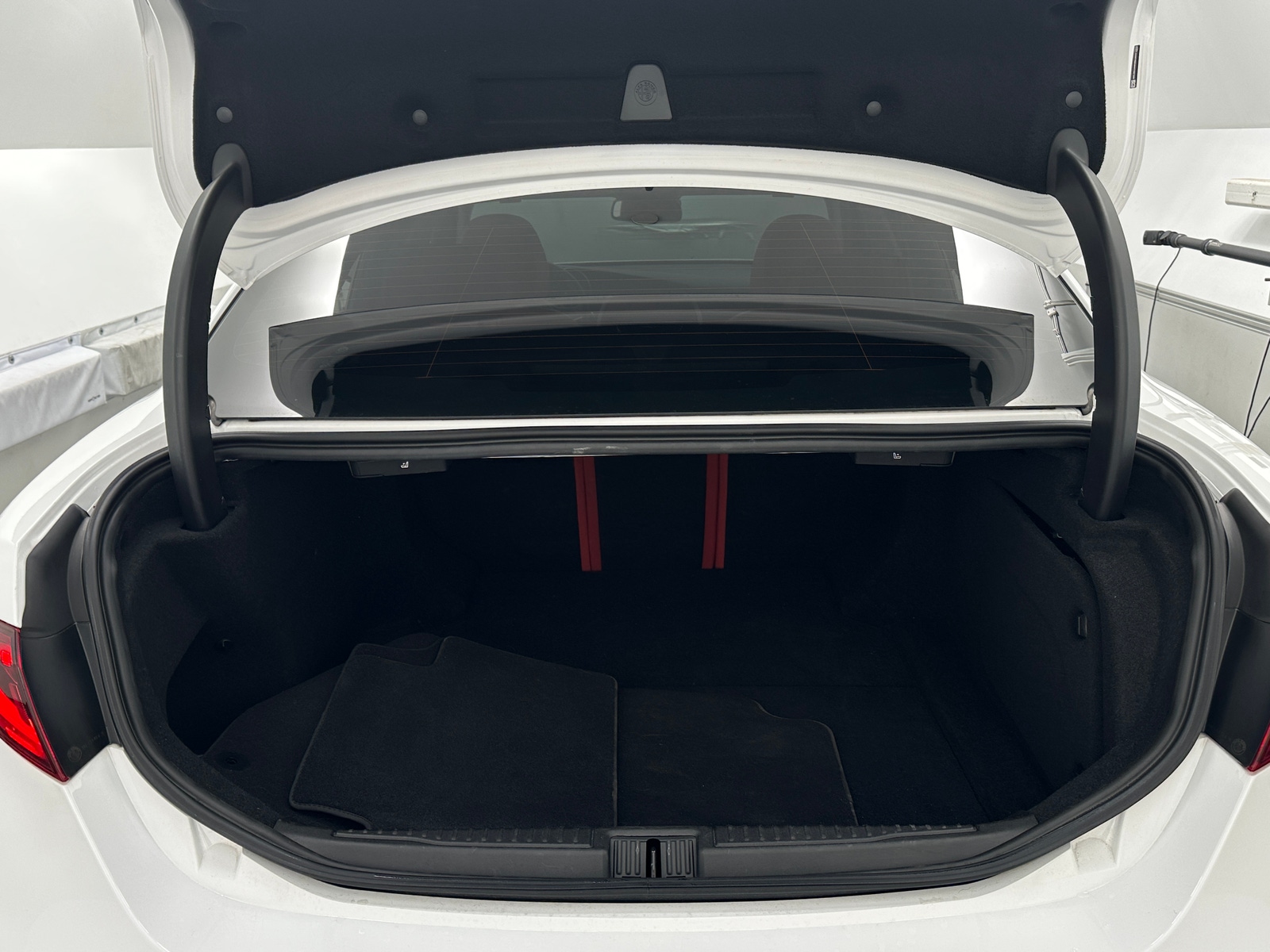 Thumbnail: 2019 Alfa Romeo Giulia - 6