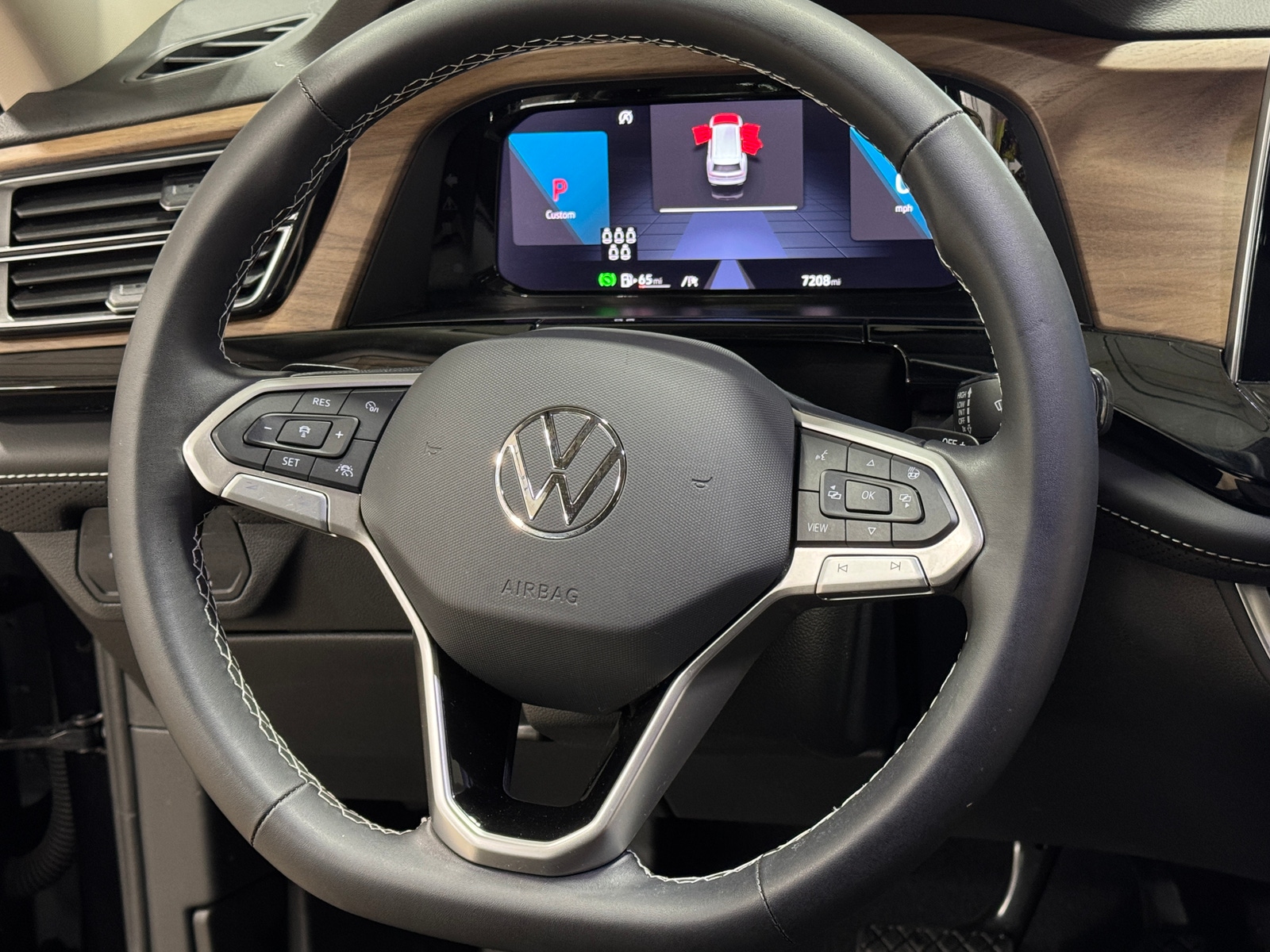 Thumbnail: 2024 Volkswagen Atlas - 4