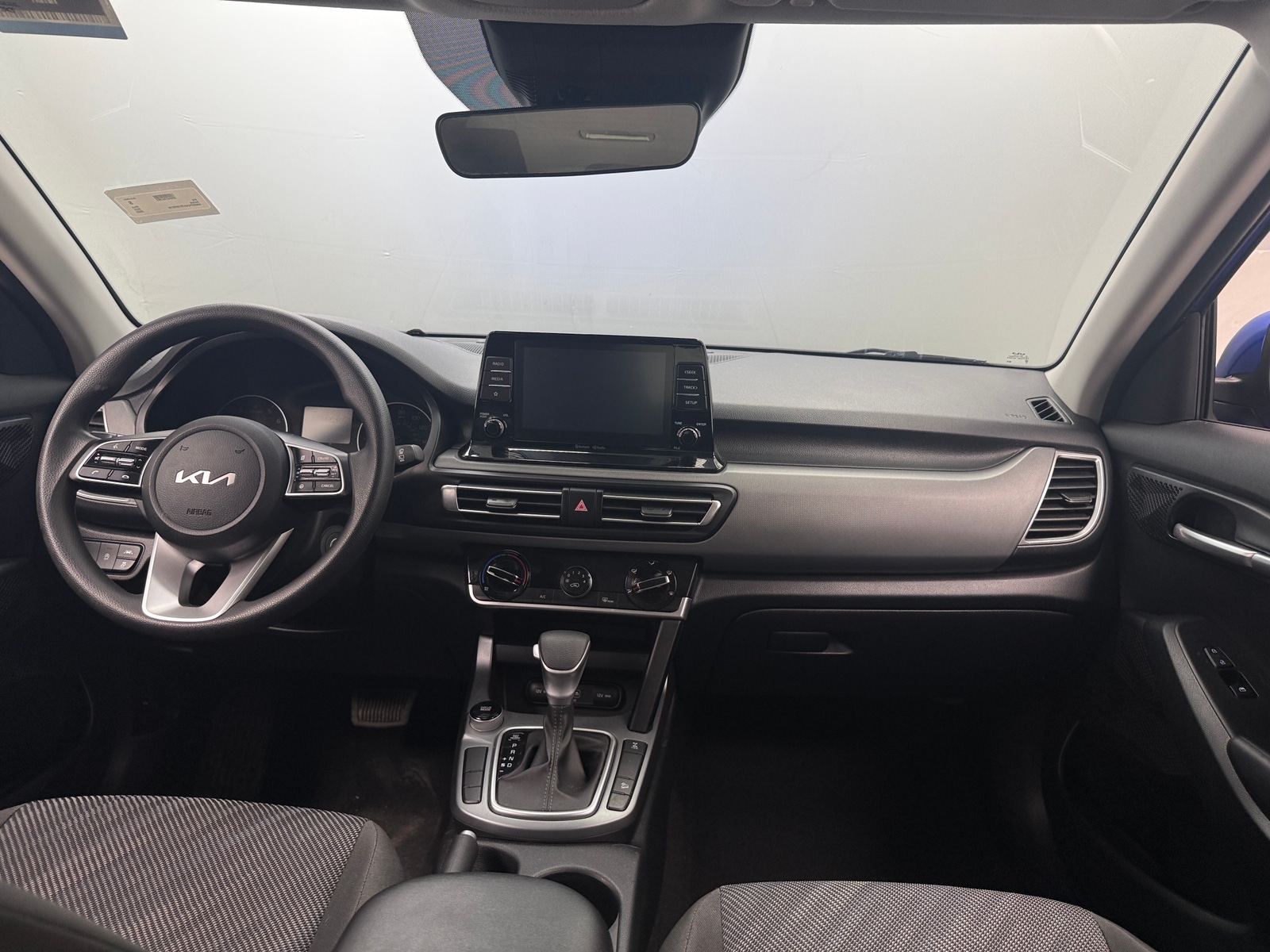 Thumbnail: 2023 Kia Seltos - 3