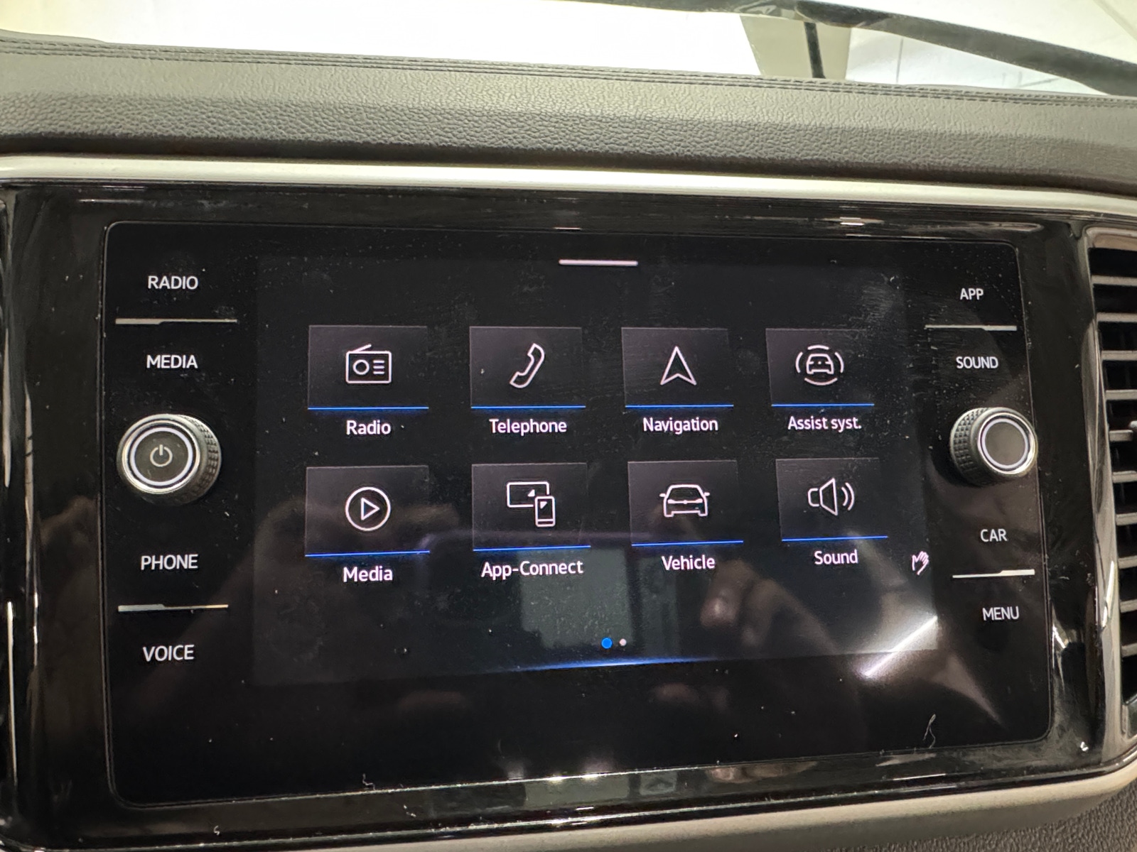 Thumbnail: 2023 Volkswagen Atlas - 3