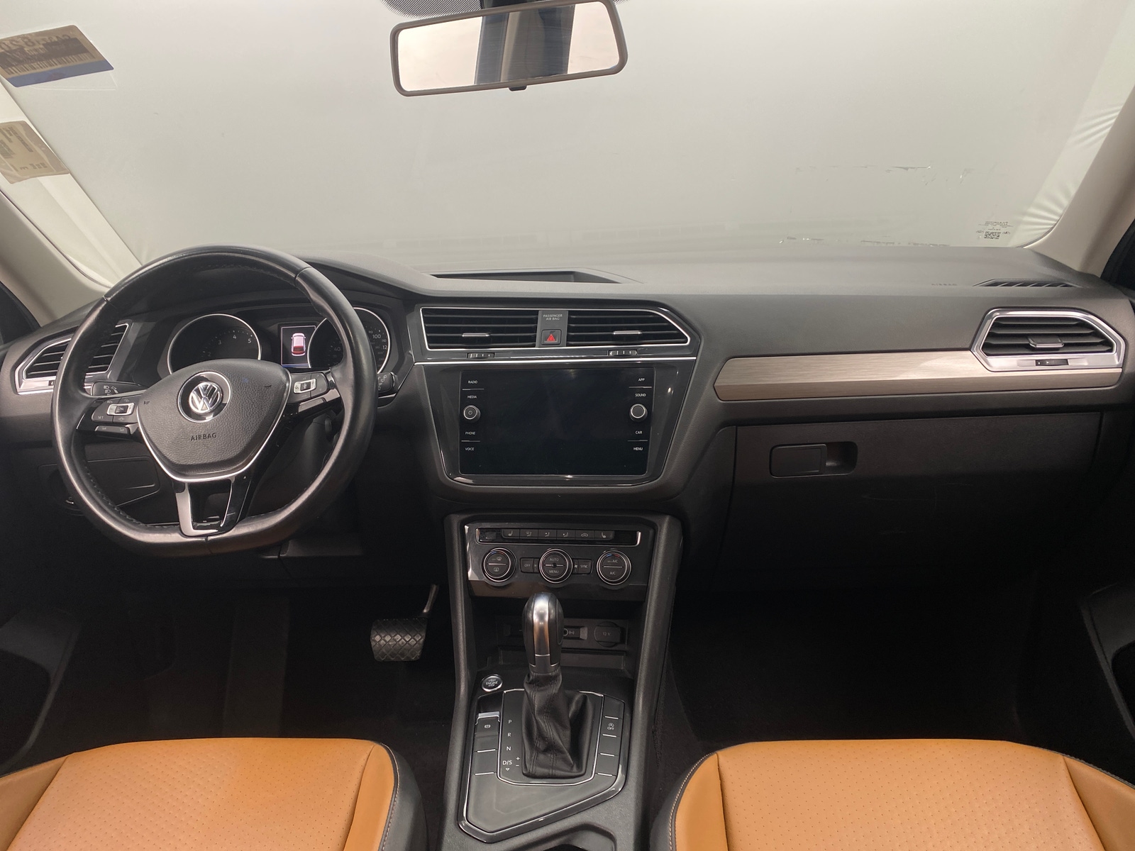 Thumbnail: 2019 Volkswagen Tiguan - 2