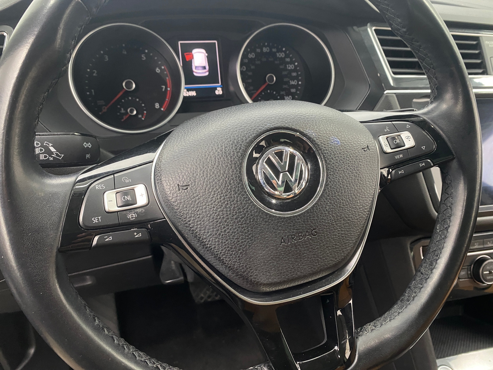 Thumbnail: 2019 Volkswagen Tiguan - 4