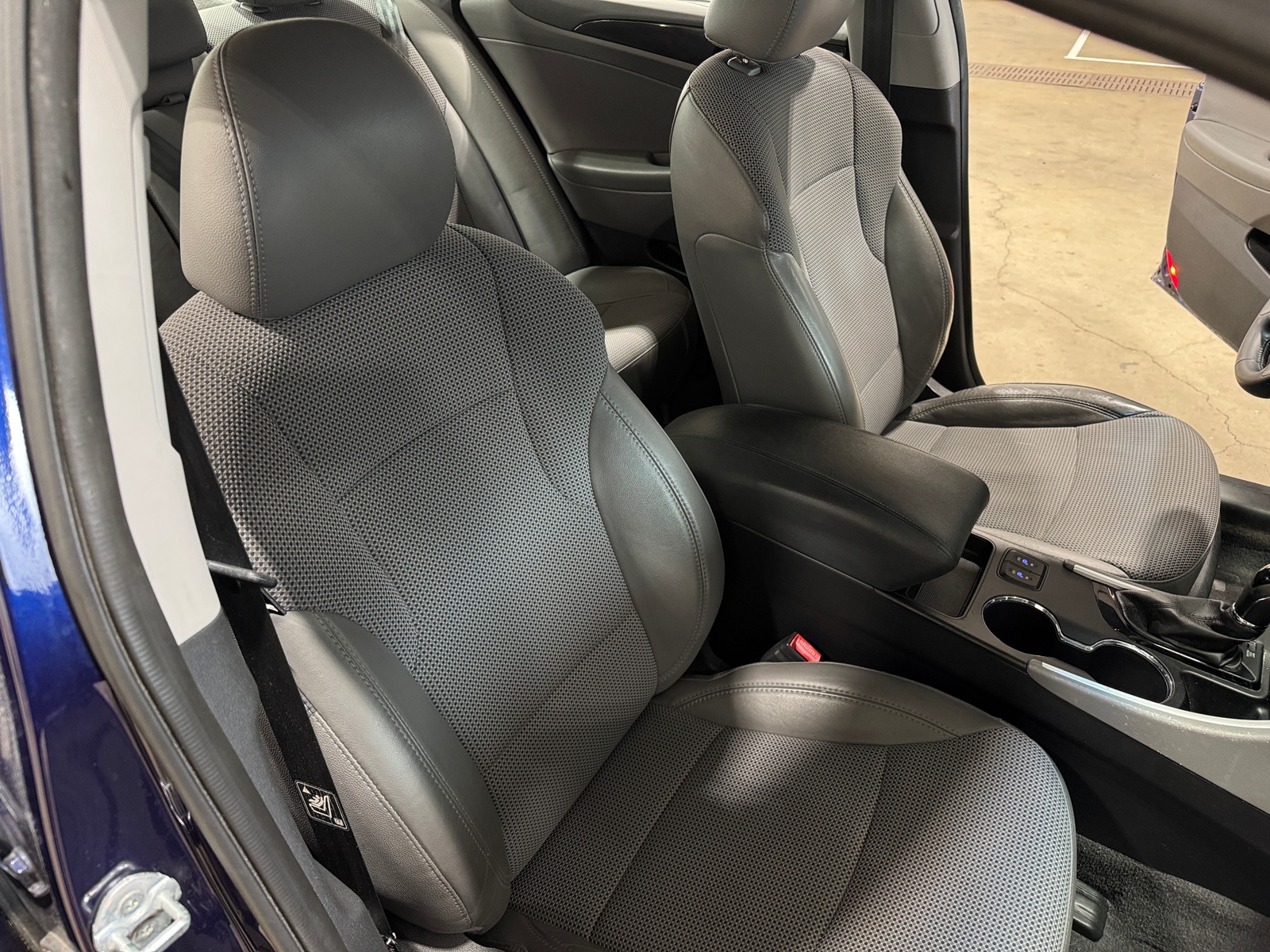 Thumbnail: 2014 Hyundai Sonata - 2