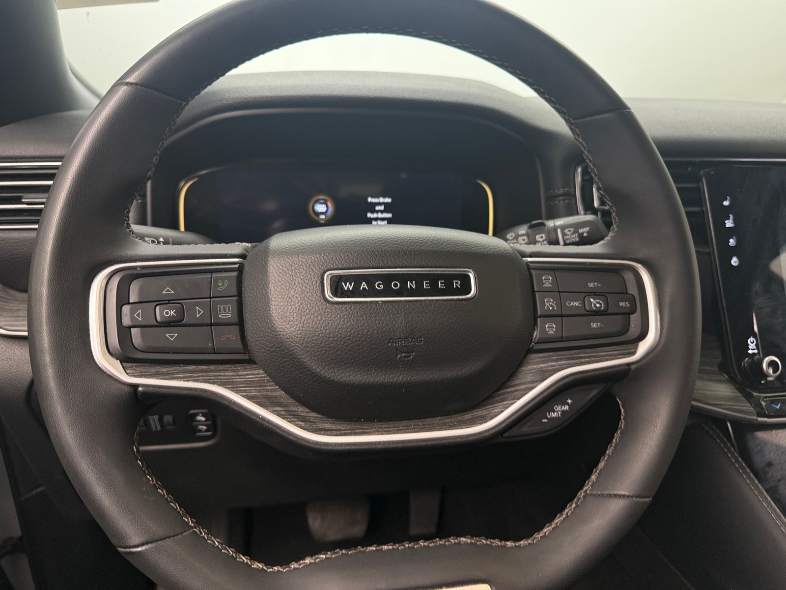 Thumbnail: 2023 Jeep Wagoneer - 4