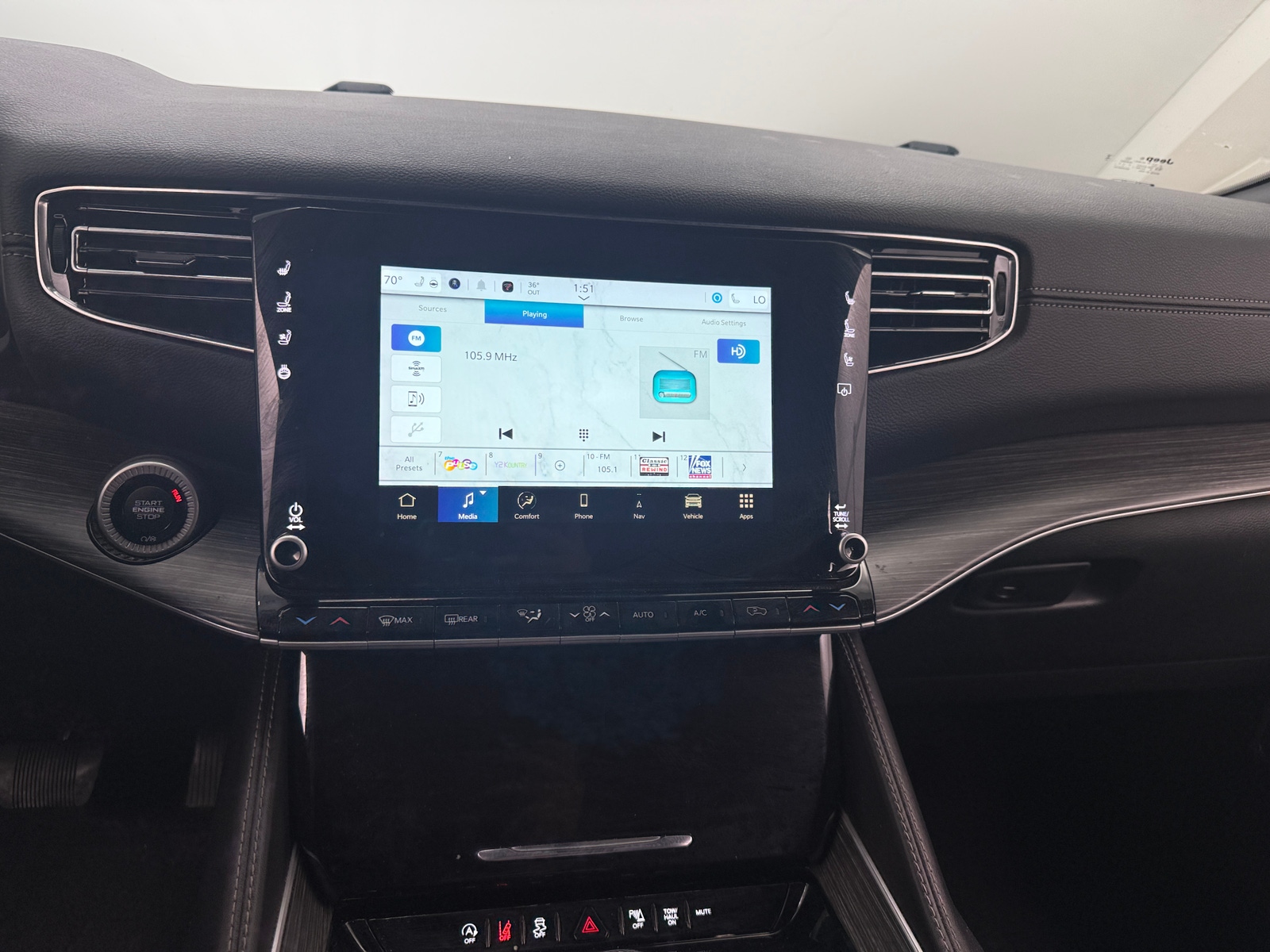 Thumbnail: 2023 Jeep Wagoneer - 3