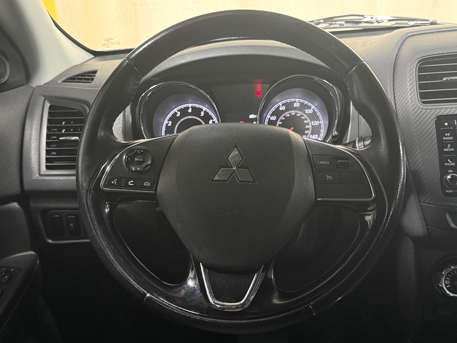 Thumbnail: 2017 Mitsubishi Outlander Sport - 5