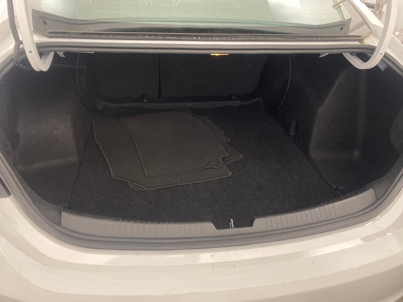 Thumbnail: 2023 Chevrolet Malibu - 7