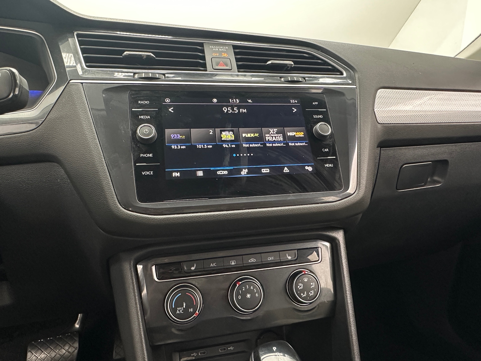 Thumbnail: 2024 Volkswagen Tiguan - 4