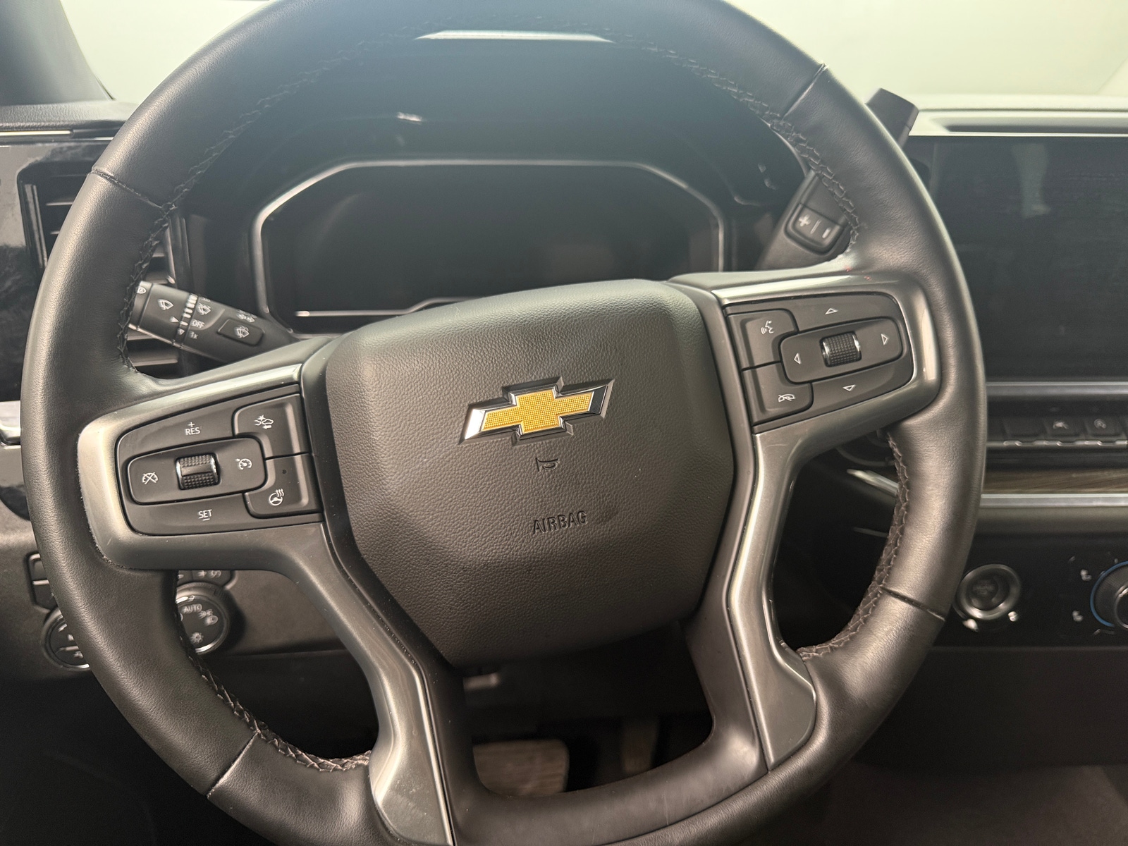 Thumbnail: 2023 Chevrolet Silverado 1500 - 5