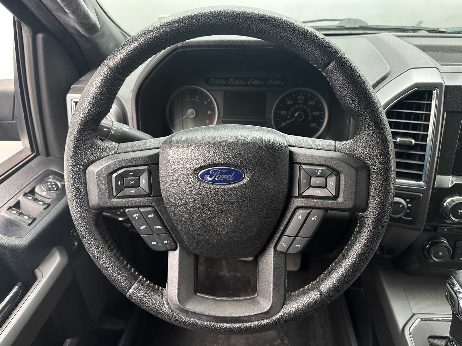 Thumbnail: 2016 Ford Econoline - 5