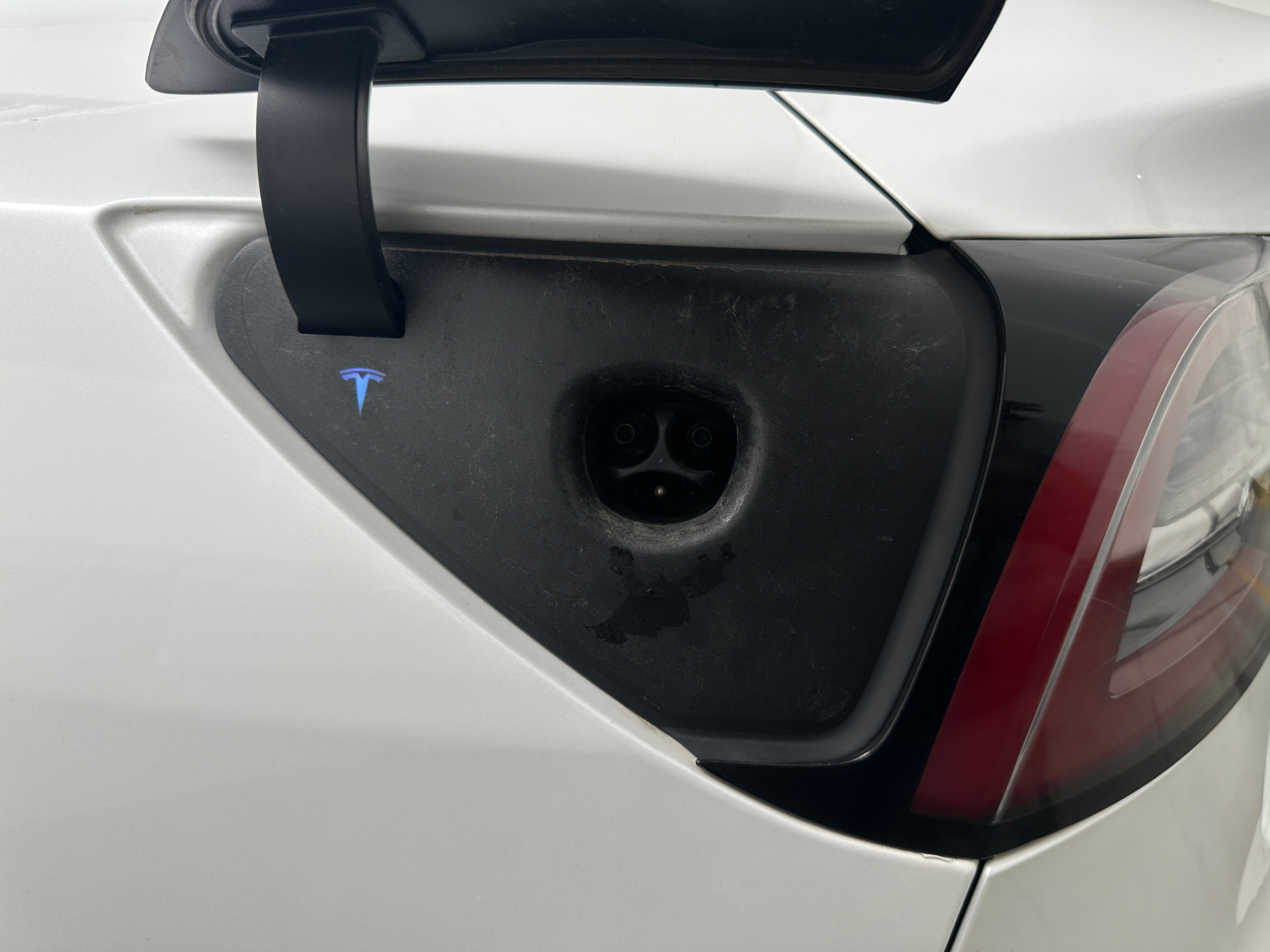 Used 2021 Tesla Model 3 Base with VIN 5YJ3E1EA7MF995163 for sale in Oak Creek, WI