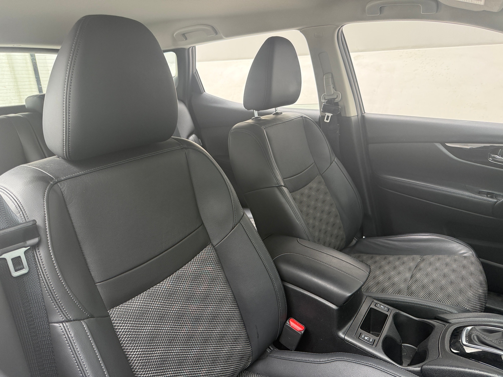 Thumbnail: 2022 Nissan Rogue Sport - 2