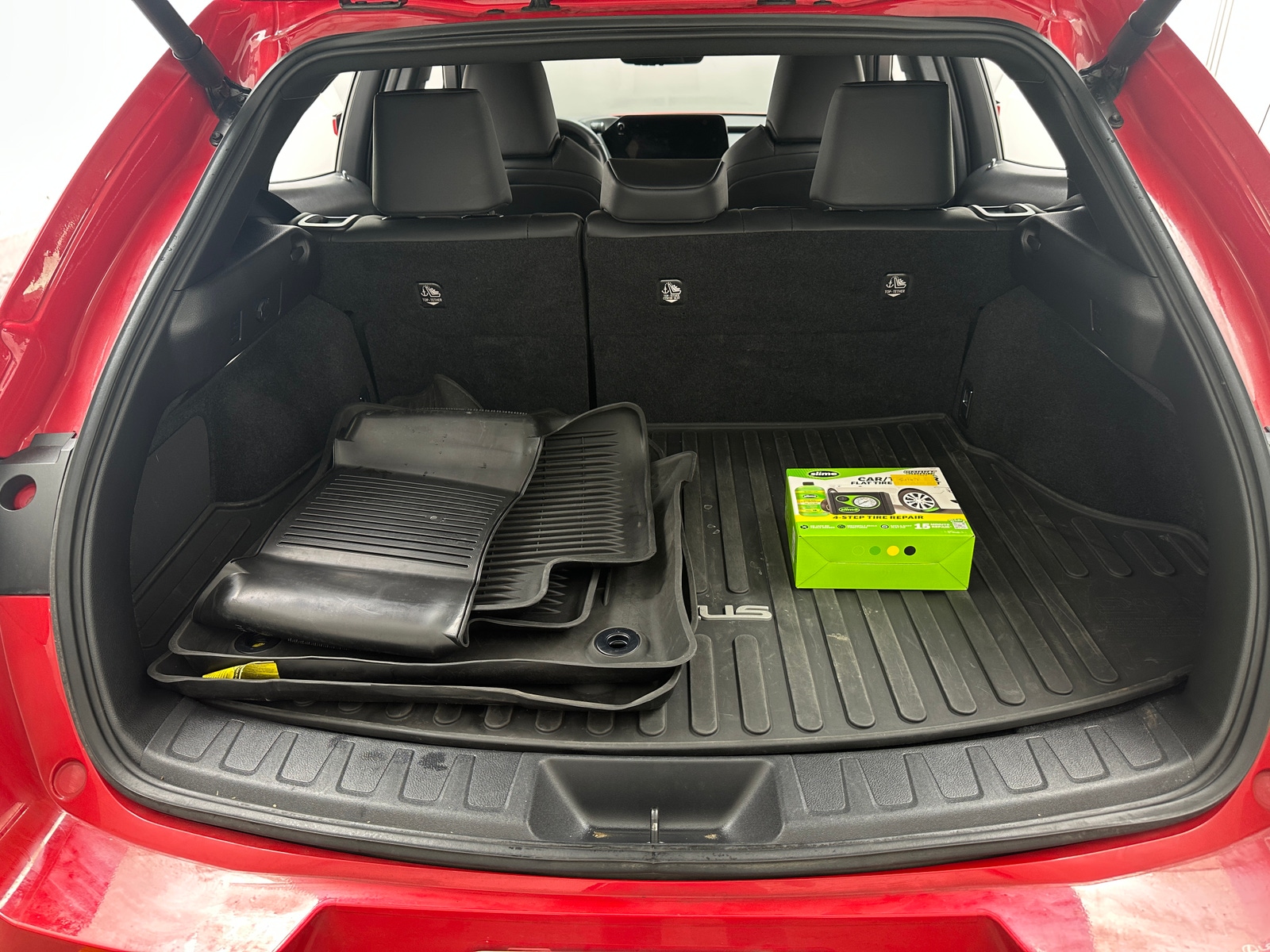 Thumbnail: 2023 Lexus UX - 6