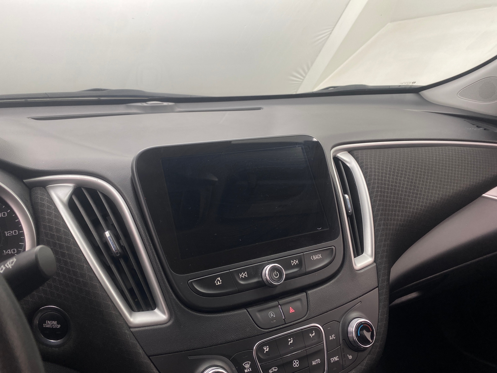 Thumbnail: 2024 Chevrolet Malibu - 4