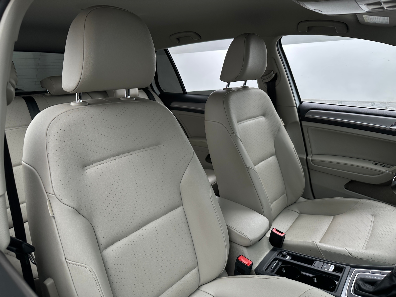 Thumbnail: 2016 Volkswagen e-Golf - 2