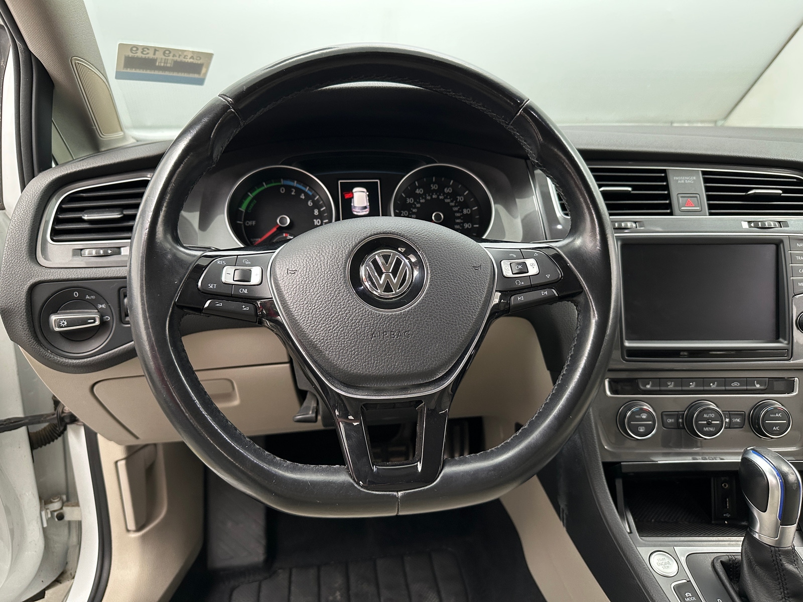 Thumbnail: 2016 Volkswagen e-Golf - 5