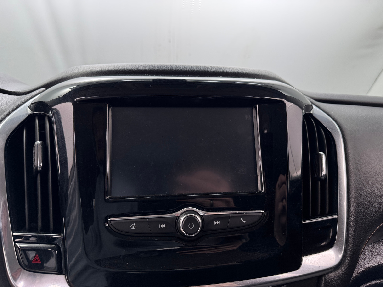 Thumbnail: 2019 Chevrolet Traverse - 4