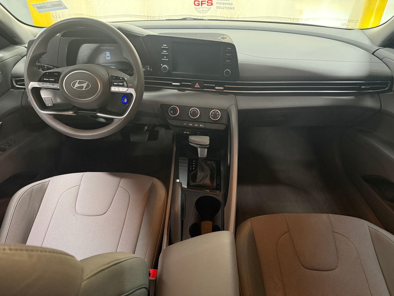 Thumbnail: 2025 Hyundai Elantra - 3