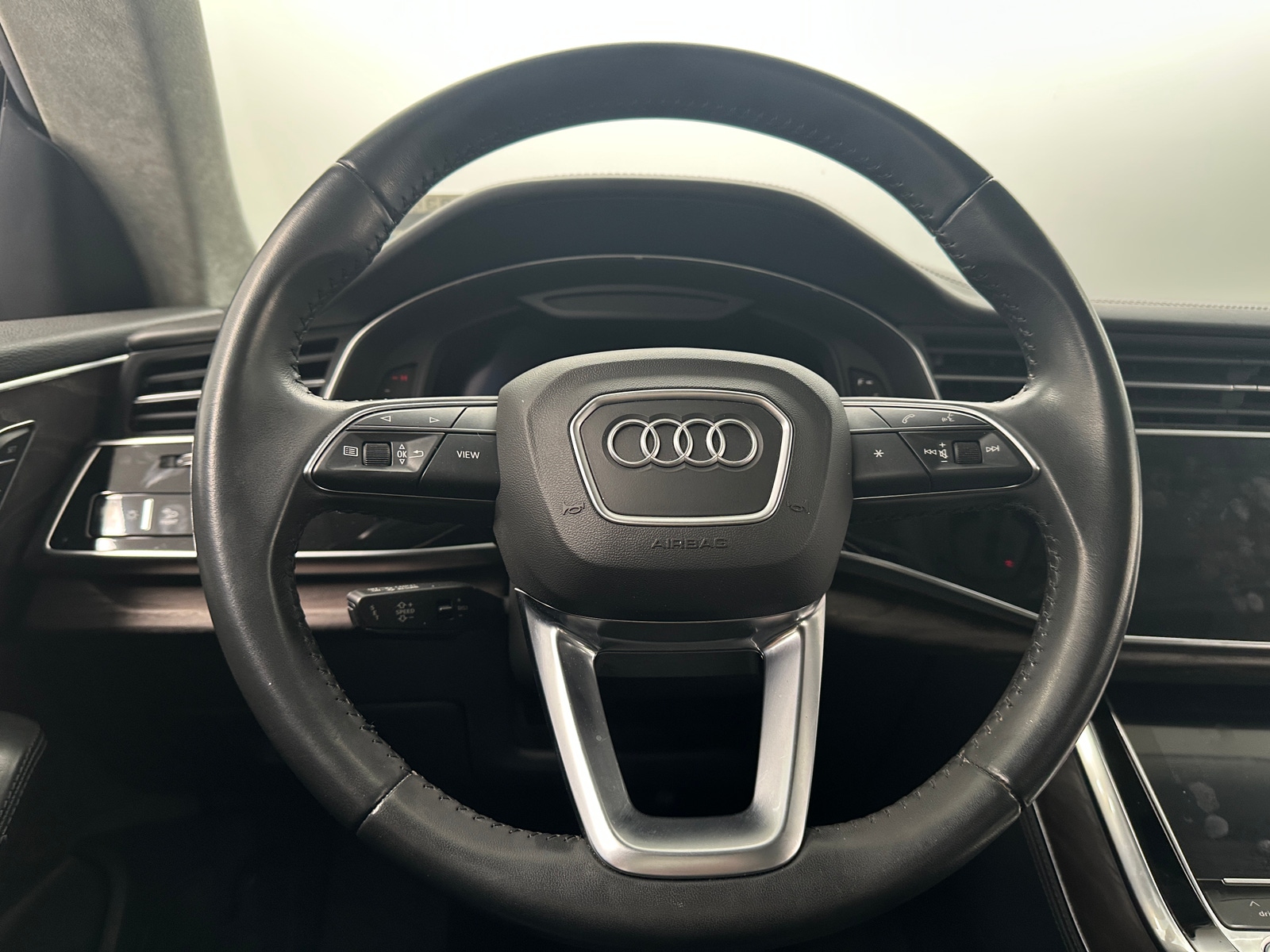 Thumbnail: 2019 Audi Q8 - 4