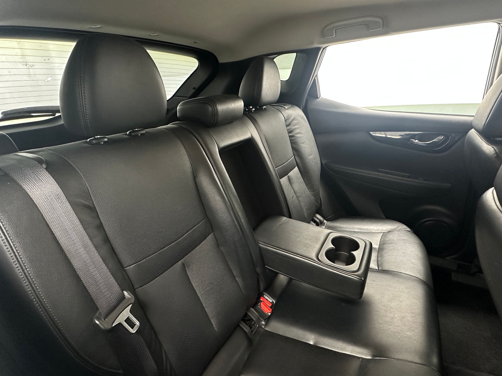 Thumbnail: 2017 Nissan Rogue Sport - 5