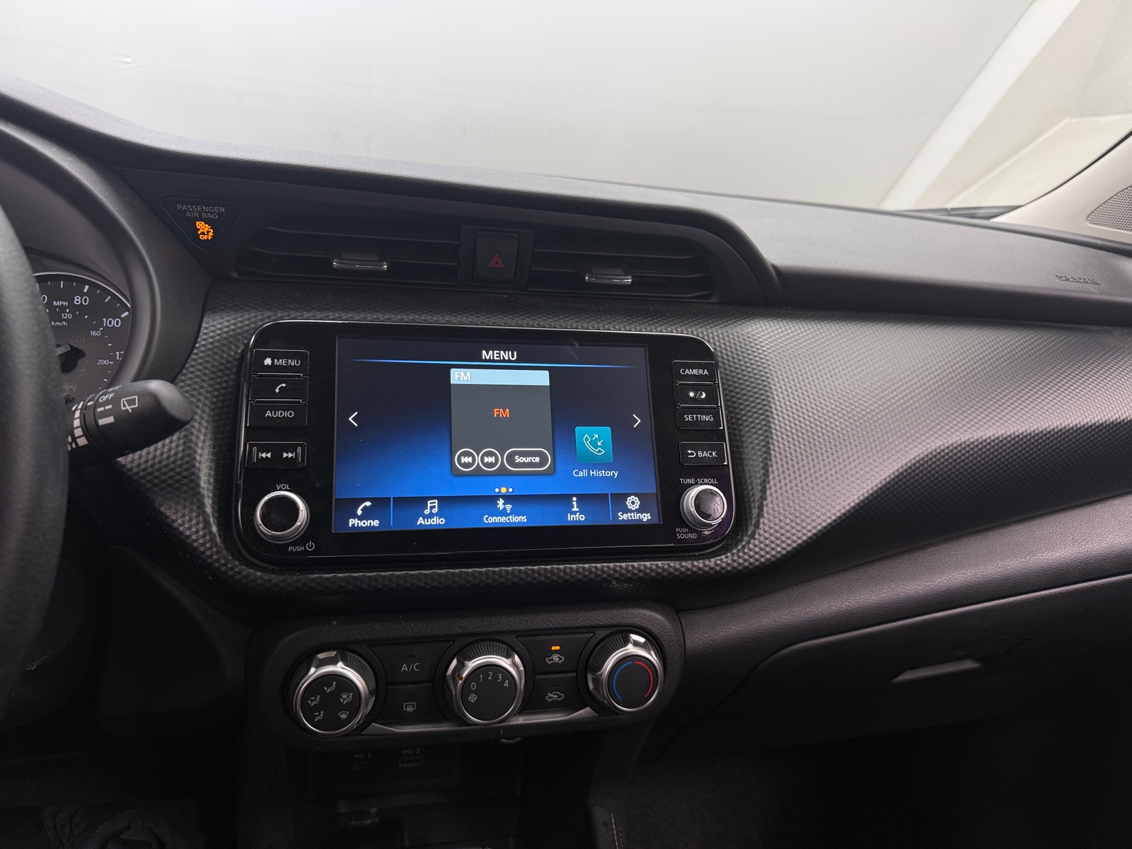 Thumbnail: 2023 Nissan Kicks - 4