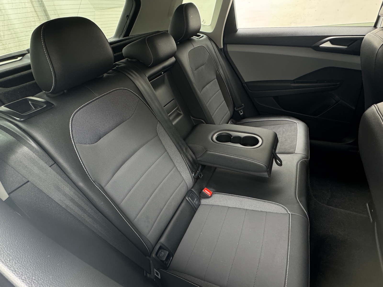 Thumbnail: 2022 Volkswagen Taos - 6