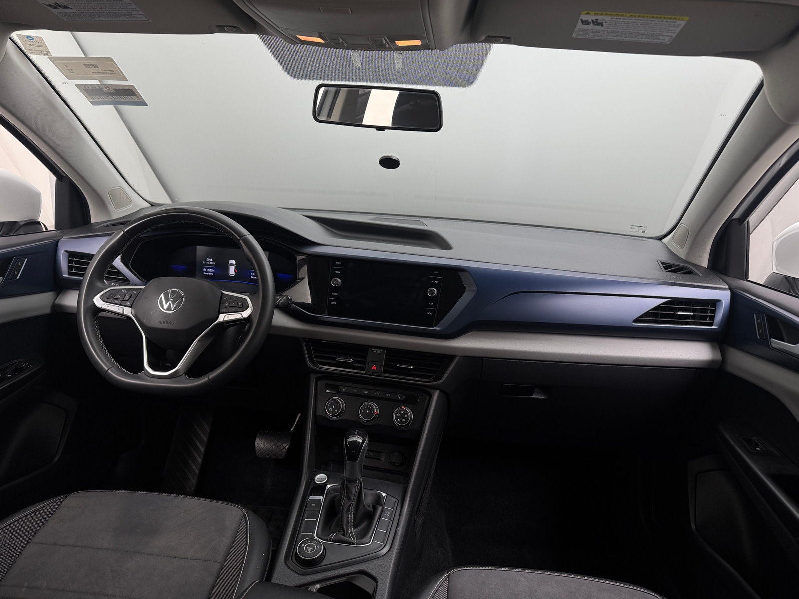 Thumbnail: 2022 Volkswagen Taos - 3