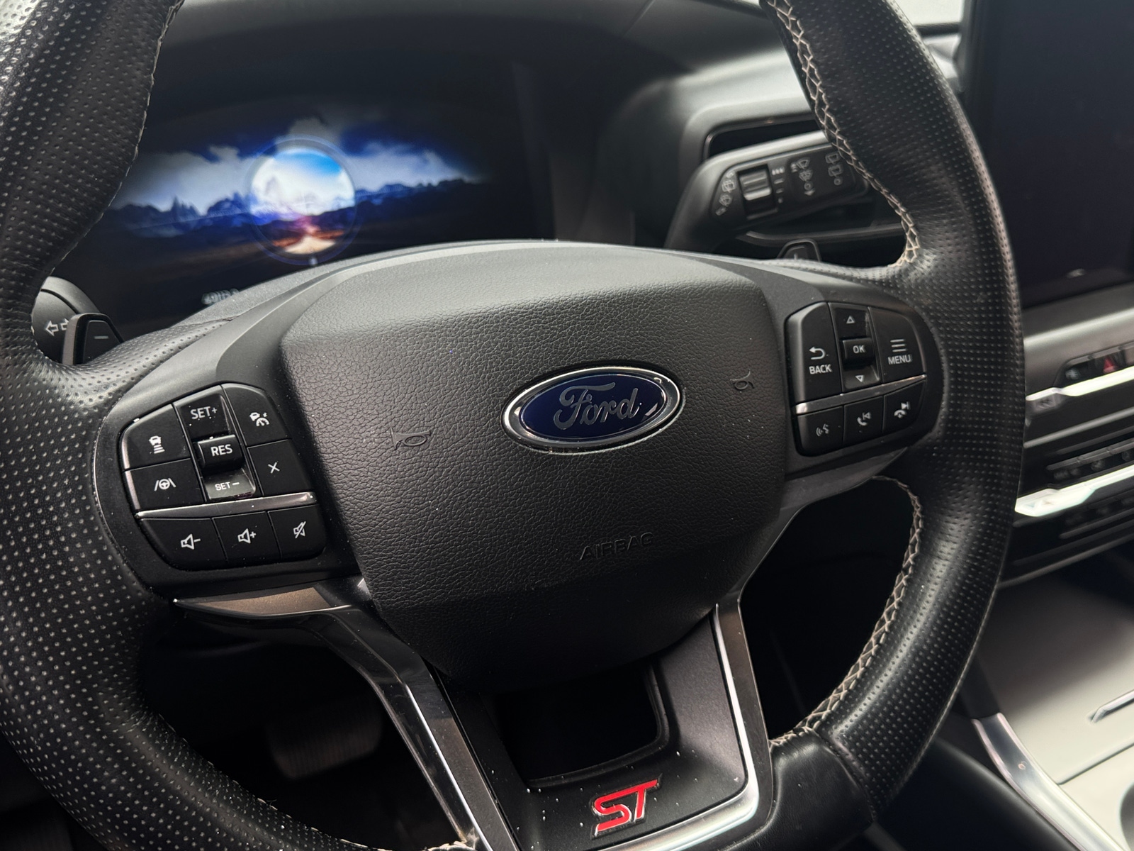 Thumbnail: 2020 Ford Explorer - 4