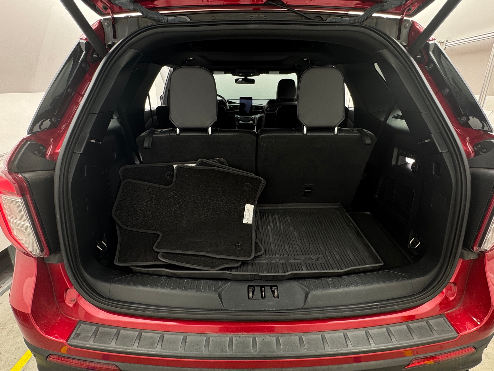 Thumbnail: 2020 Ford Explorer - 6