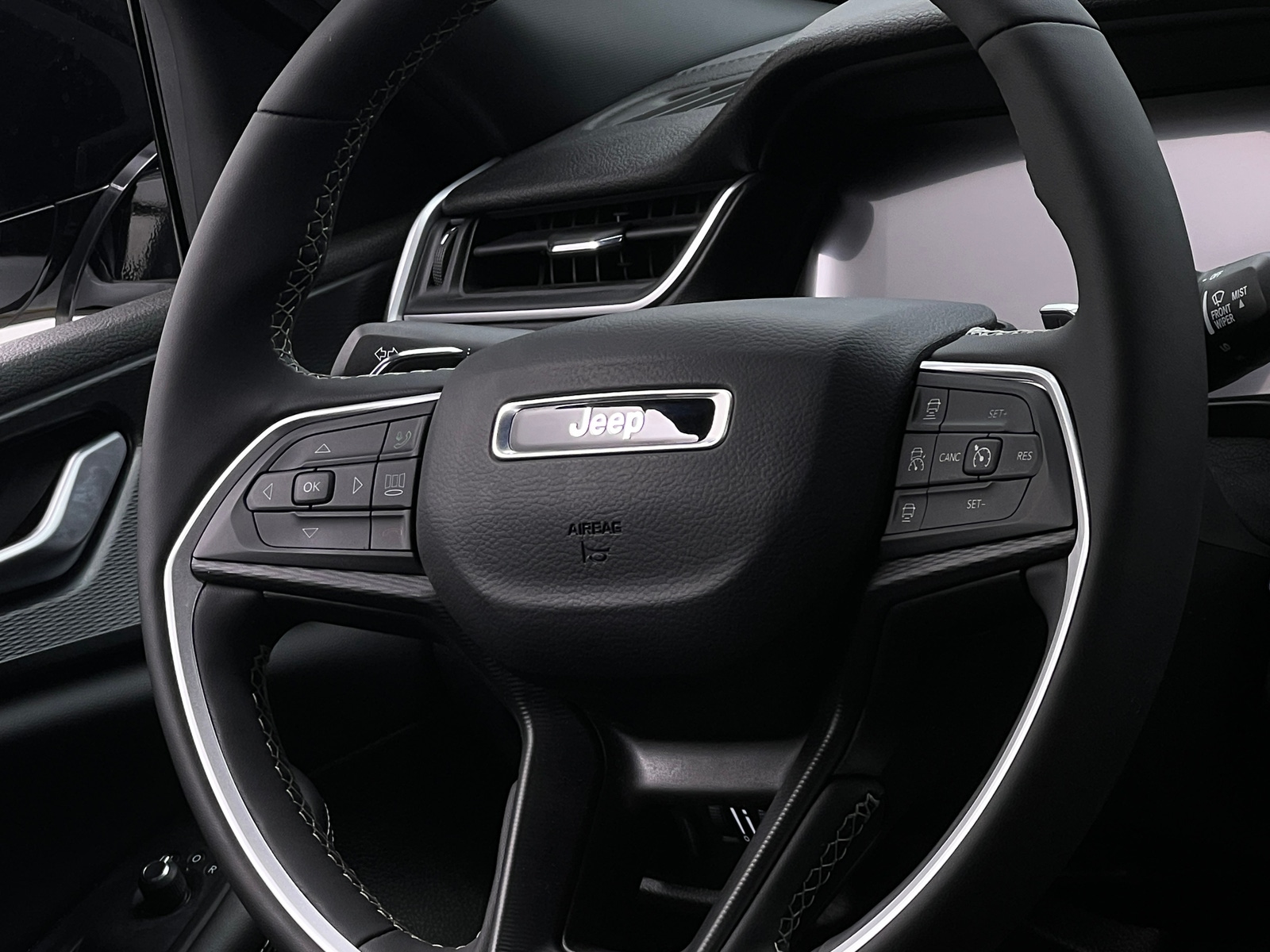 Thumbnail: 2025 Jeep Grand Cherokee - 4