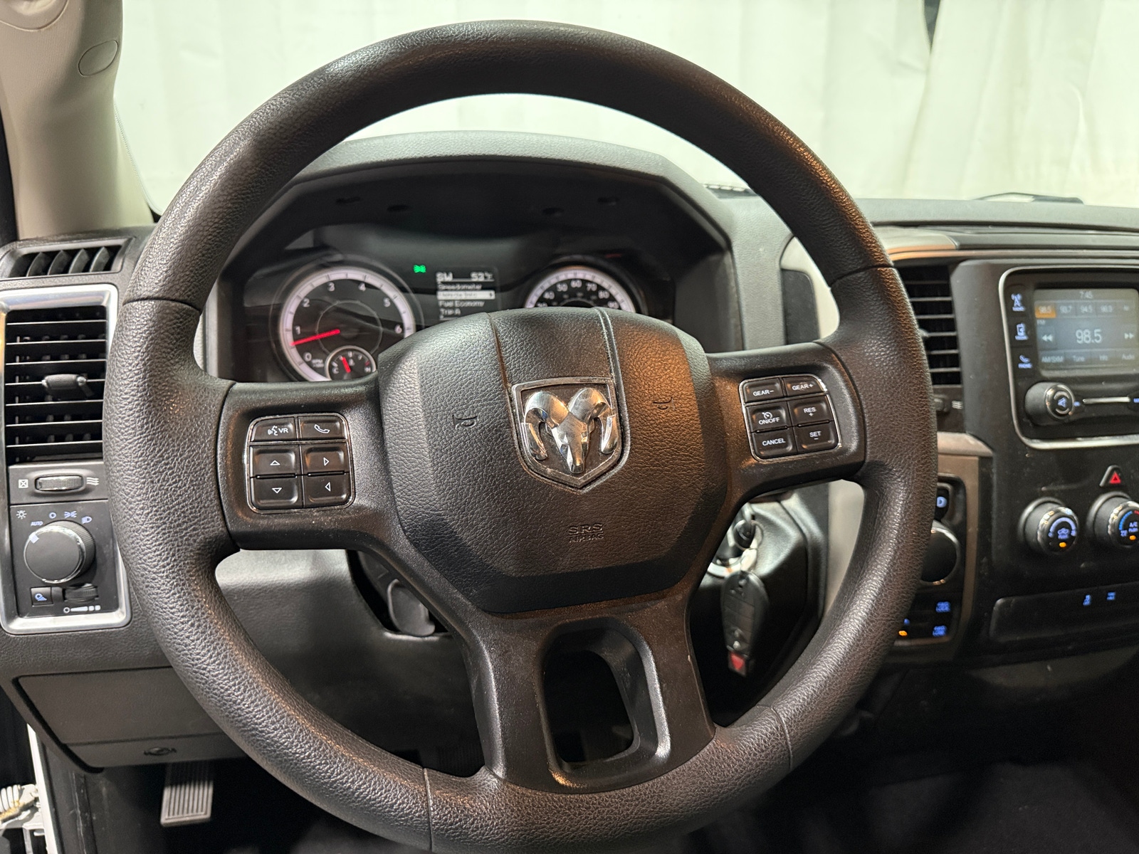 Thumbnail: 2019 RAM 1500 Classic - 5