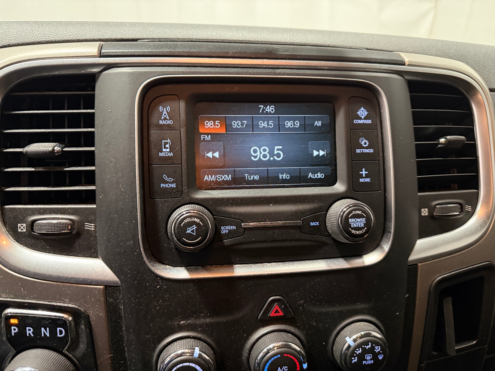 Thumbnail: 2019 RAM 1500 Classic - 4