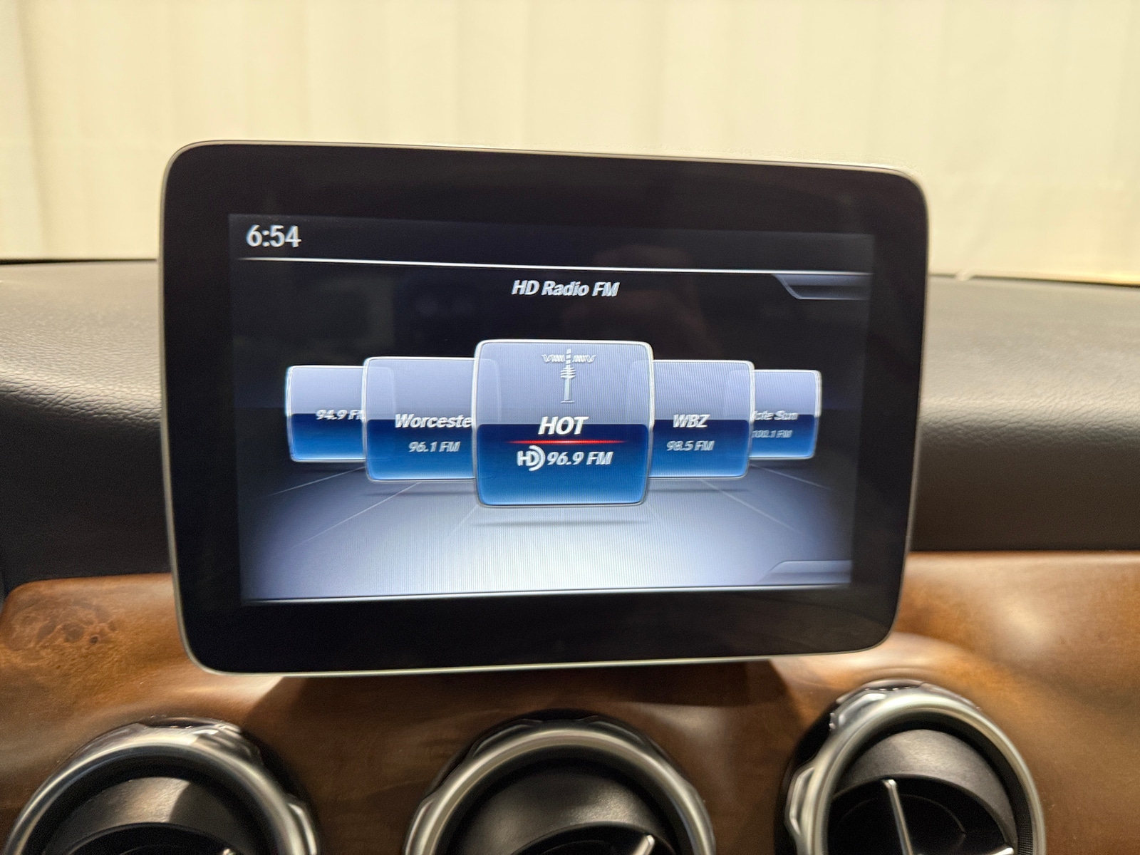 Thumbnail: 2018 Mercedes-Benz GLA - 3