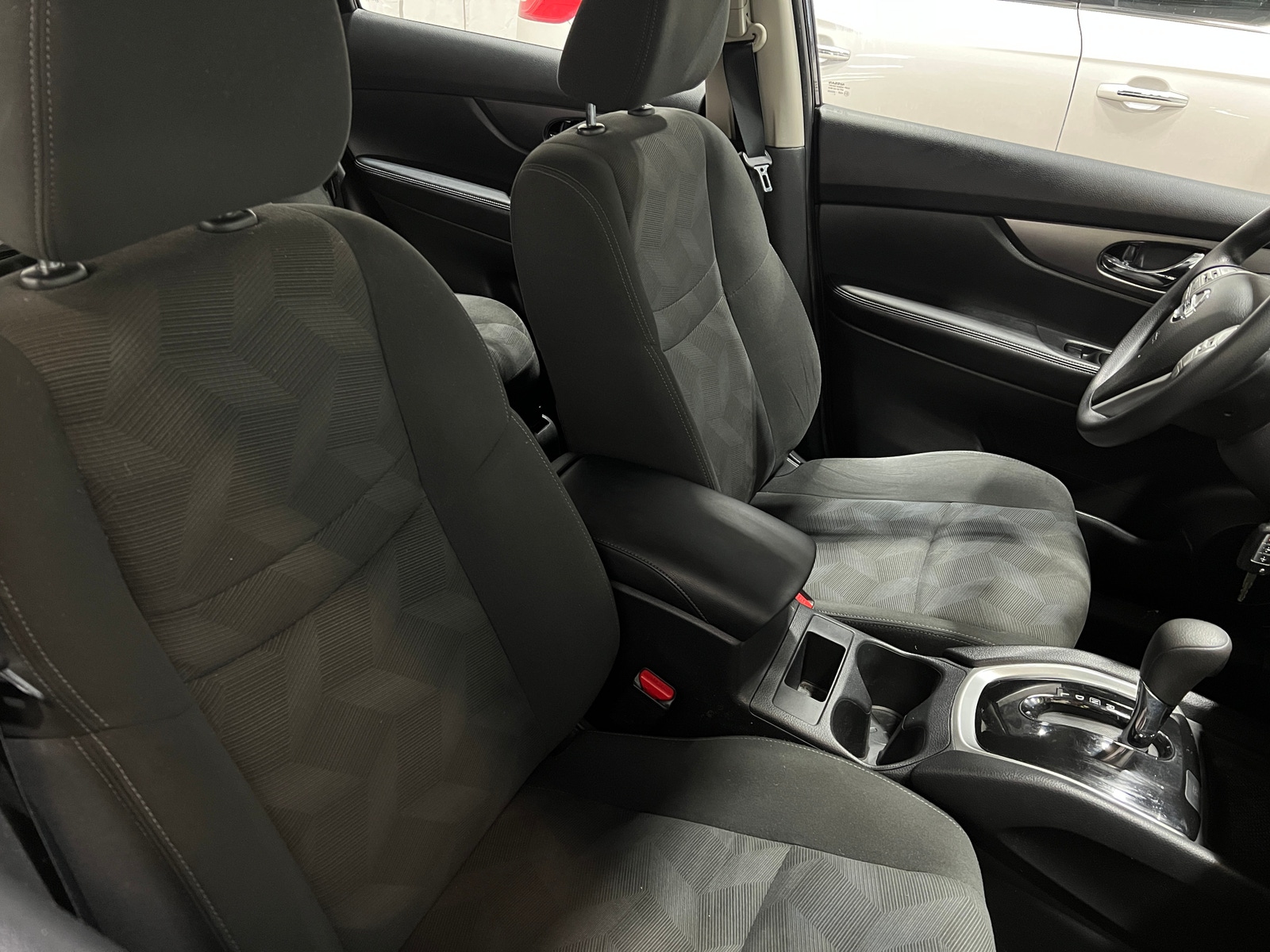 Thumbnail: 2016 Nissan Rogue - 2